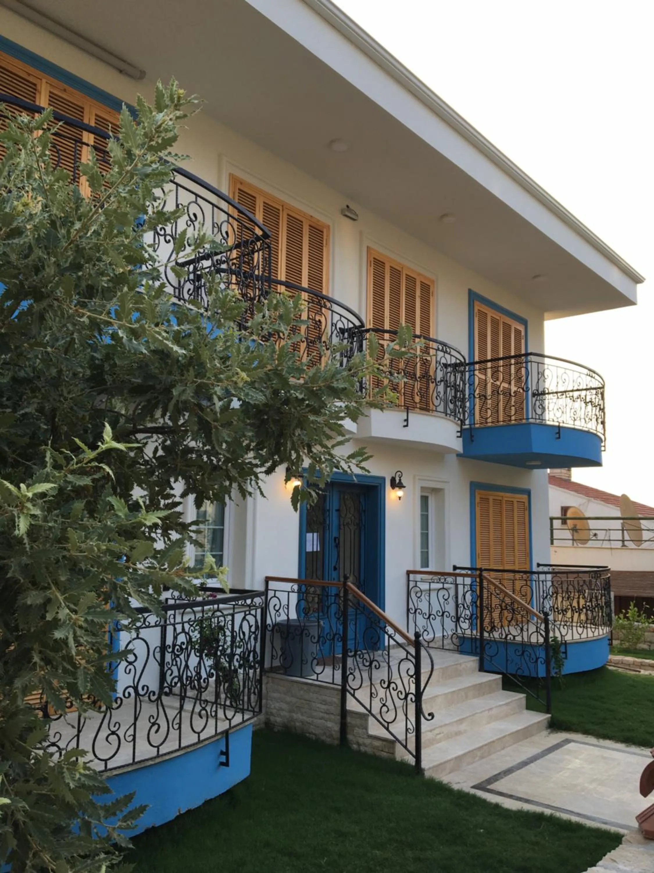 Facade/entrance in Clementin Suits Sigacık