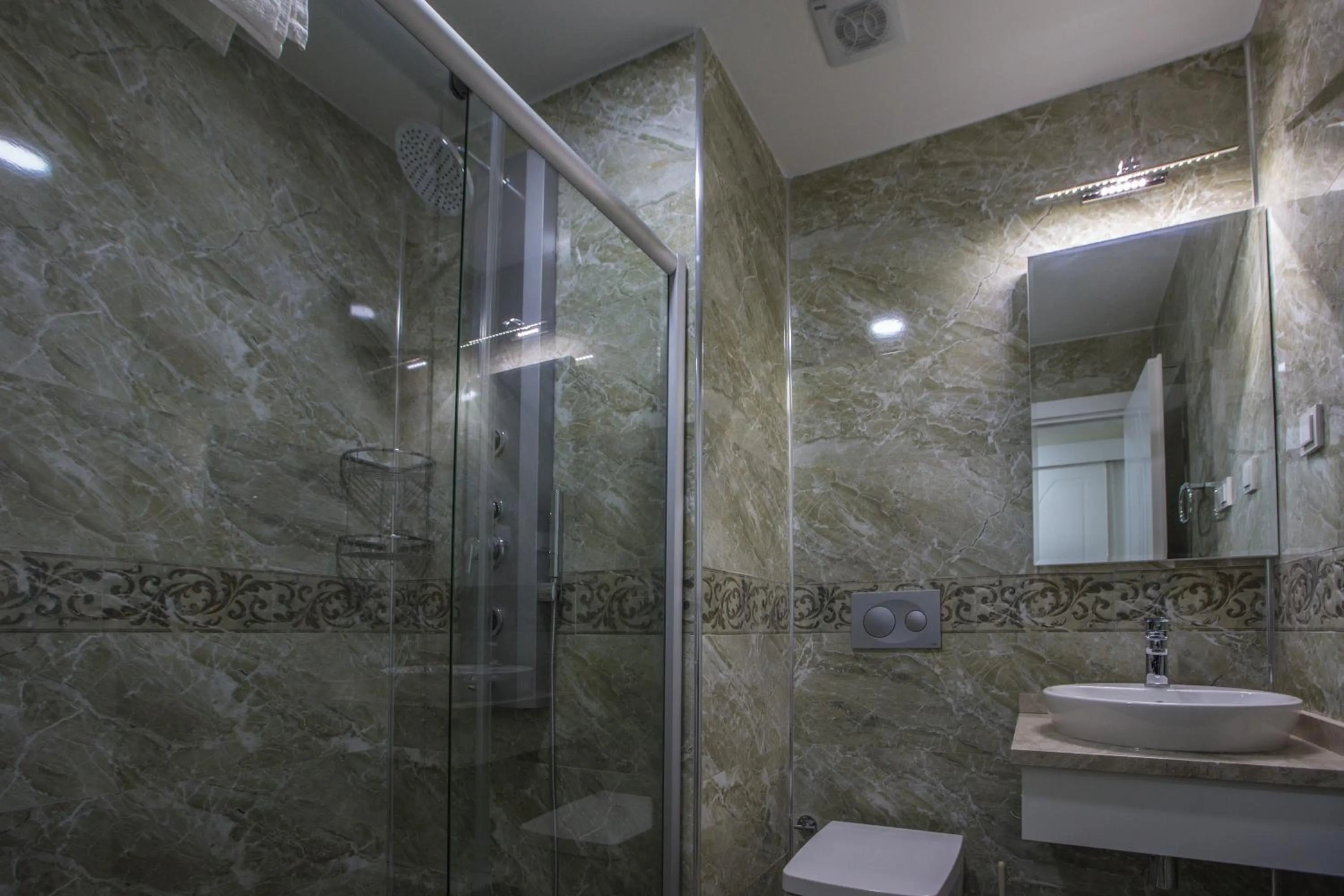 Bathroom in Clementin Suits Sigacık