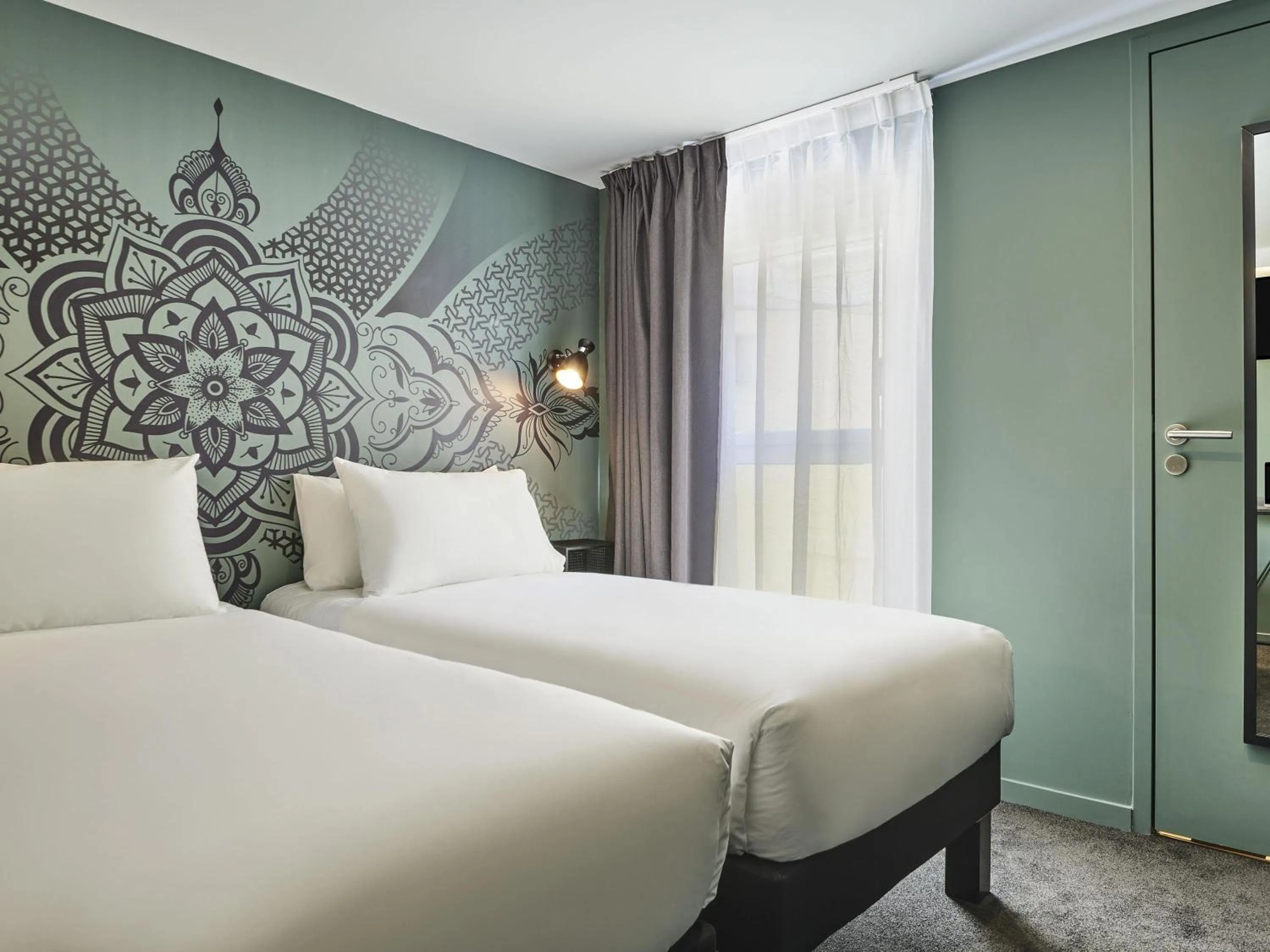 Bedroom, Bed in Ibis Styles Paris Gare de l'Est Magenta