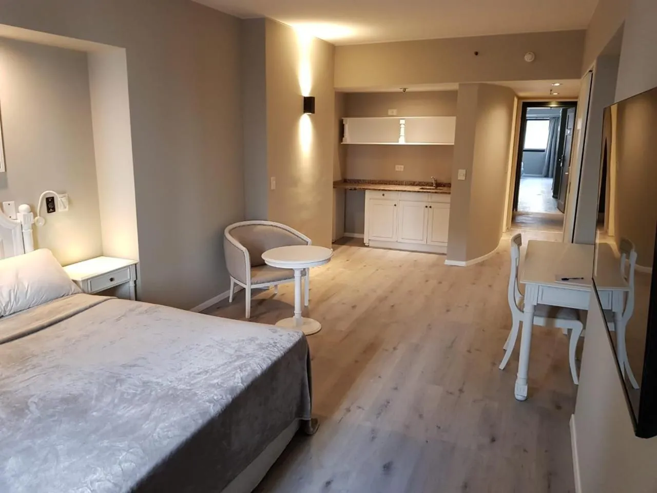 Photo of the whole room, Bed in Up América Plaza