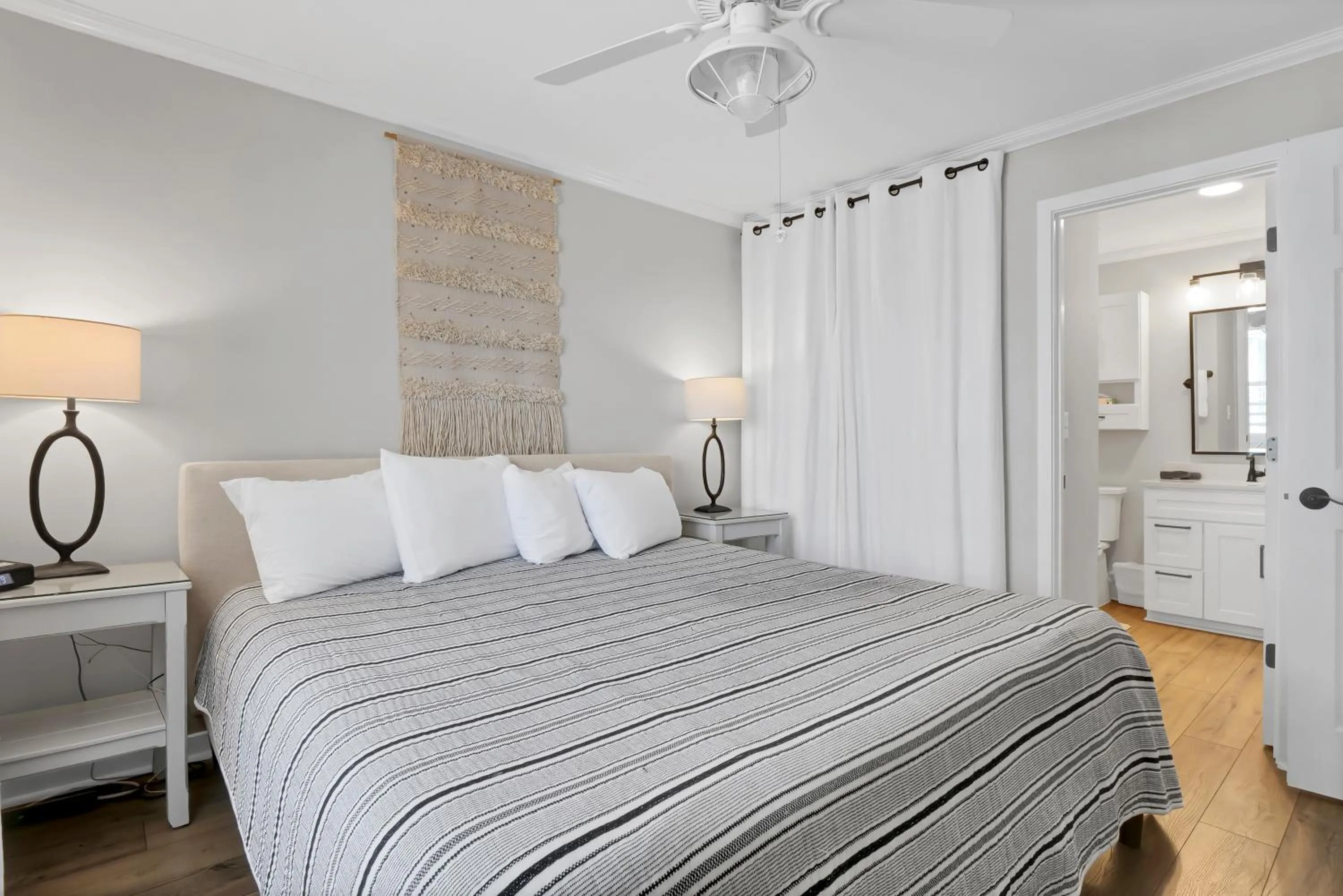 Bed in Sandpeddler Inn and Suites