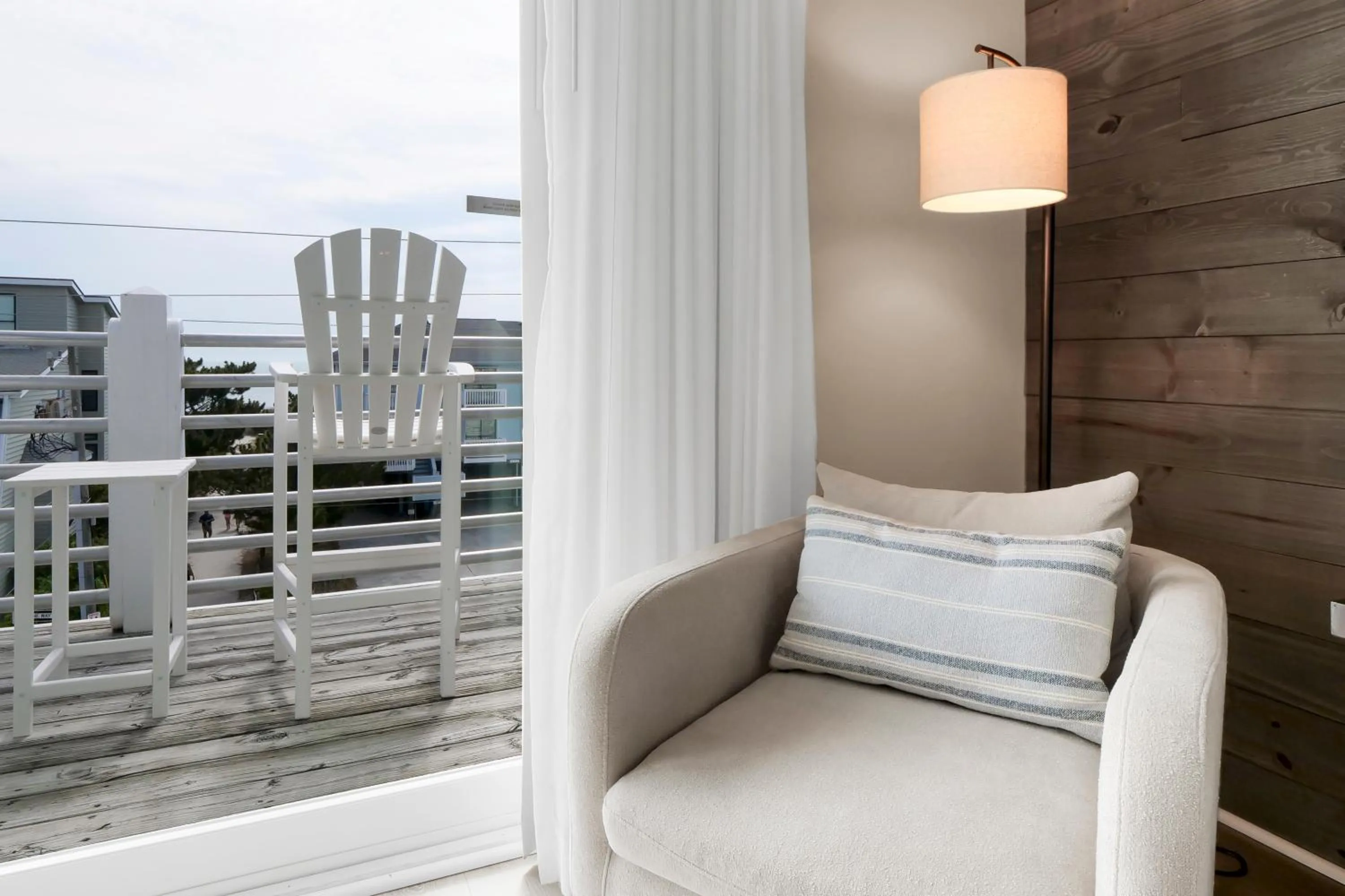Seating area in Sandpeddler Inn and Suites