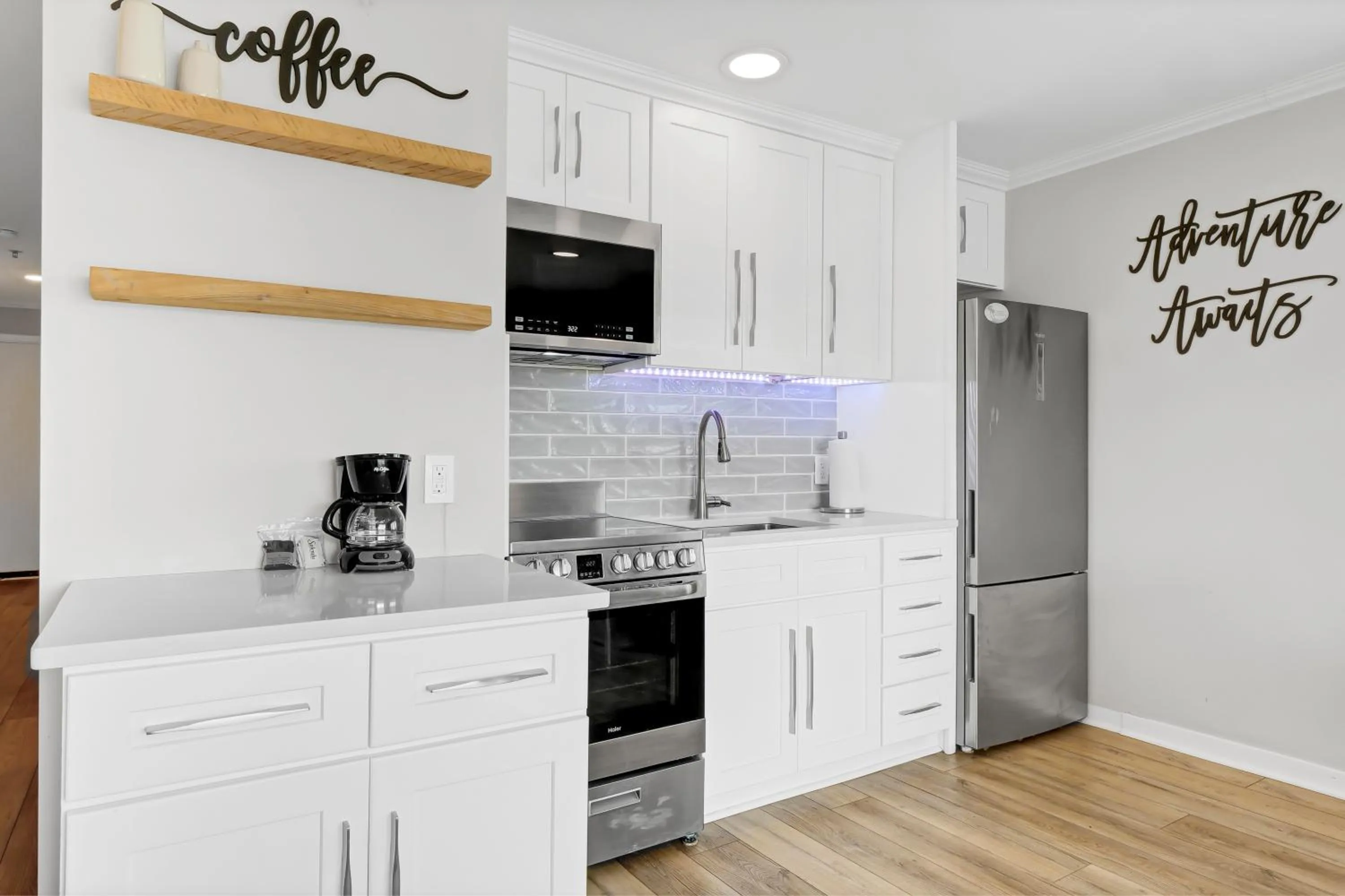 Coffee/tea facilities in Sandpeddler Inn and Suites