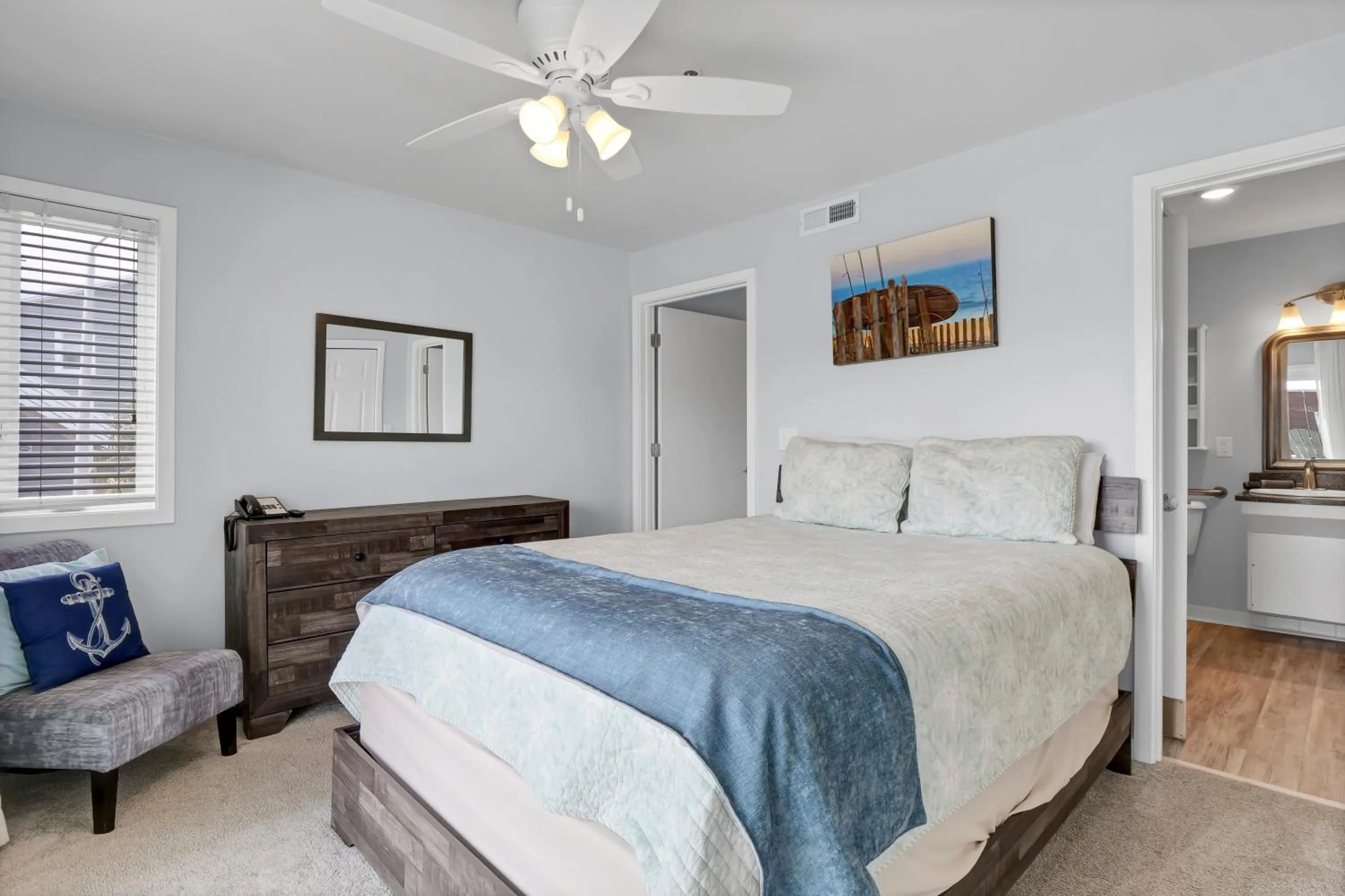 Bed in Sandpeddler Inn and Suites