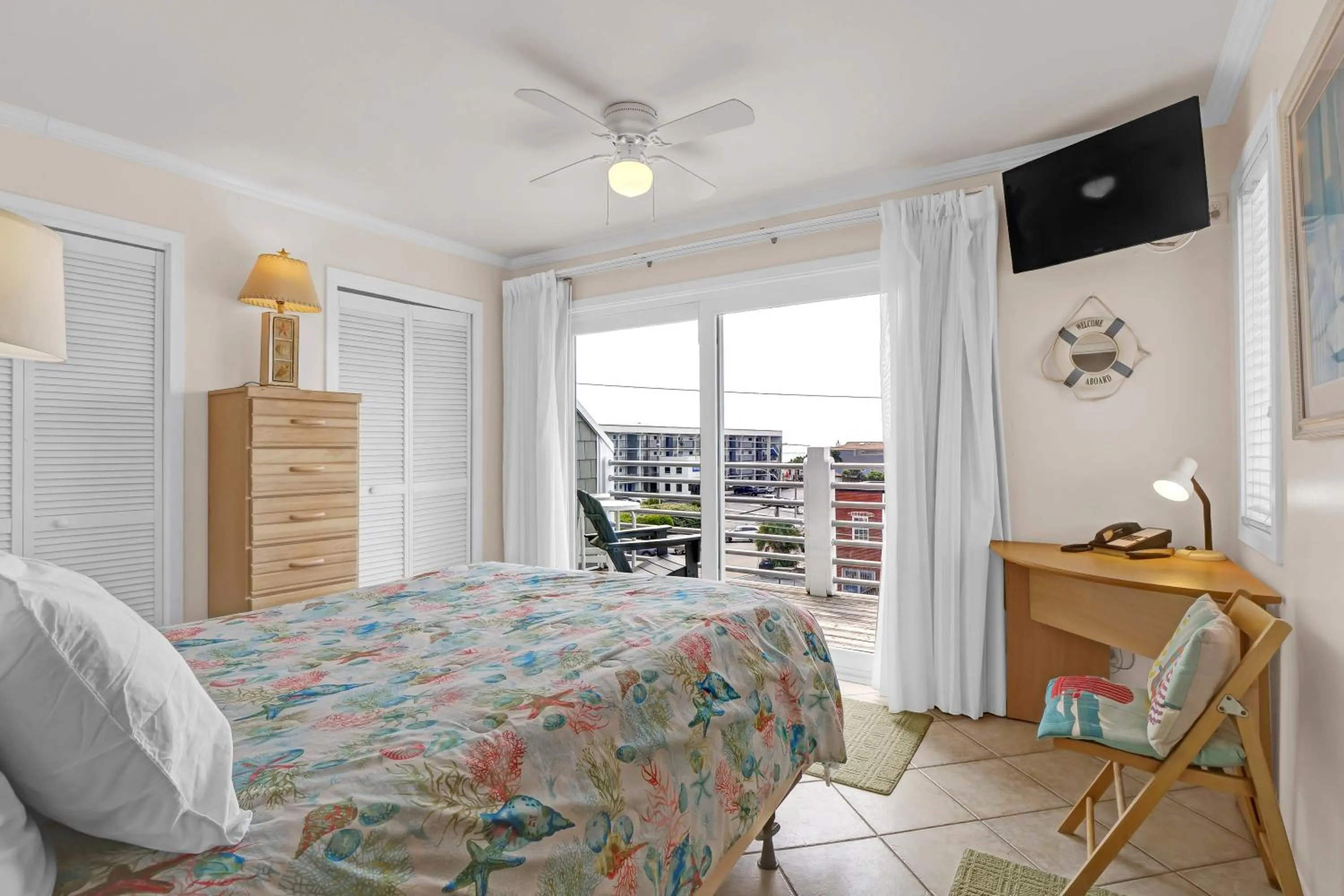 Bed in Sandpeddler Inn and Suites