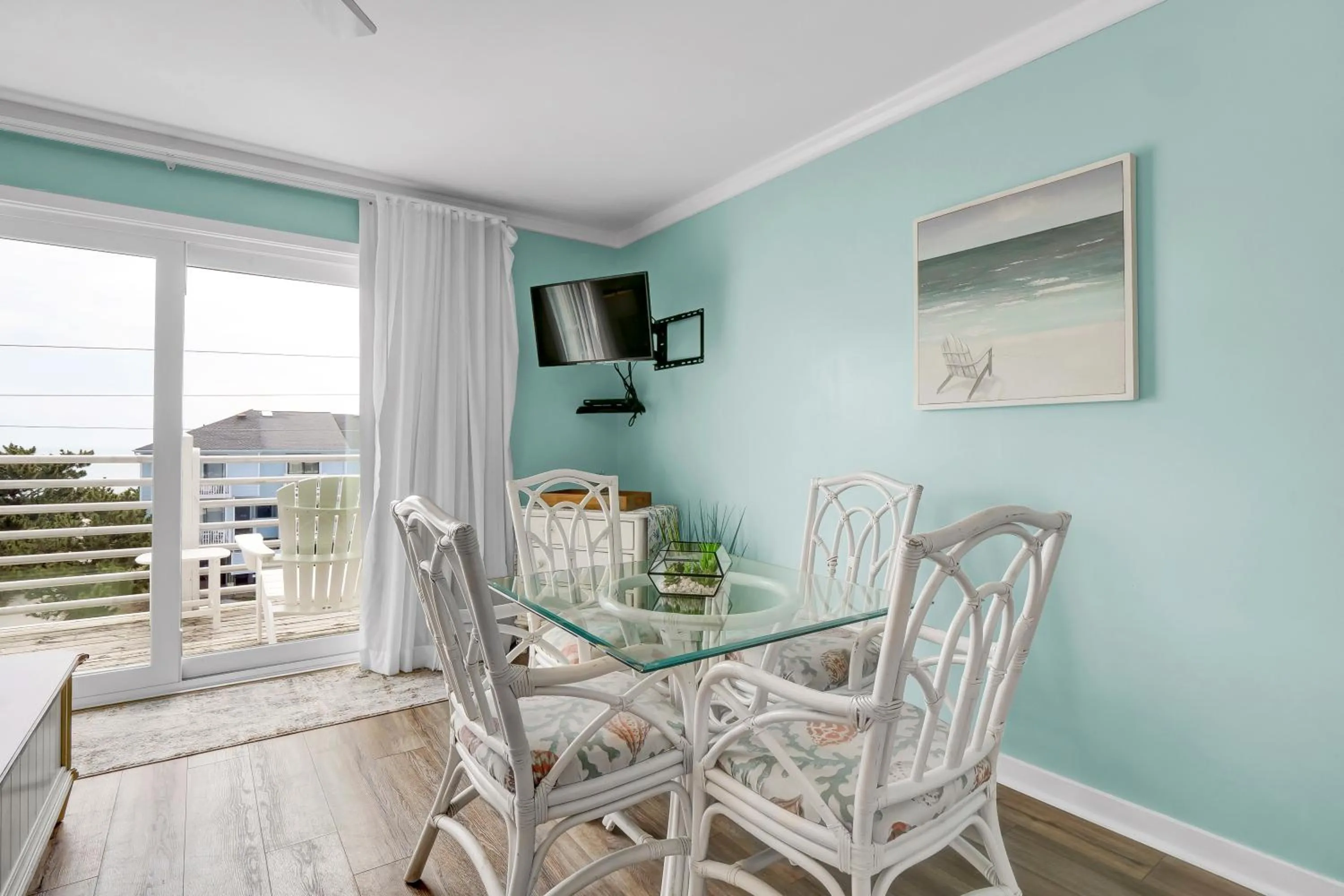 Dining area in Sandpeddler Inn and Suites