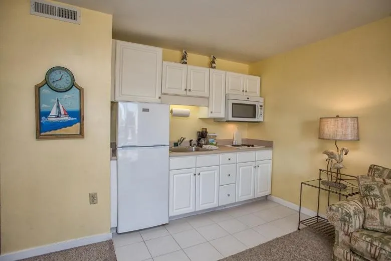 Kitchen or kitchenette in Sandpeddler Inn and Suites