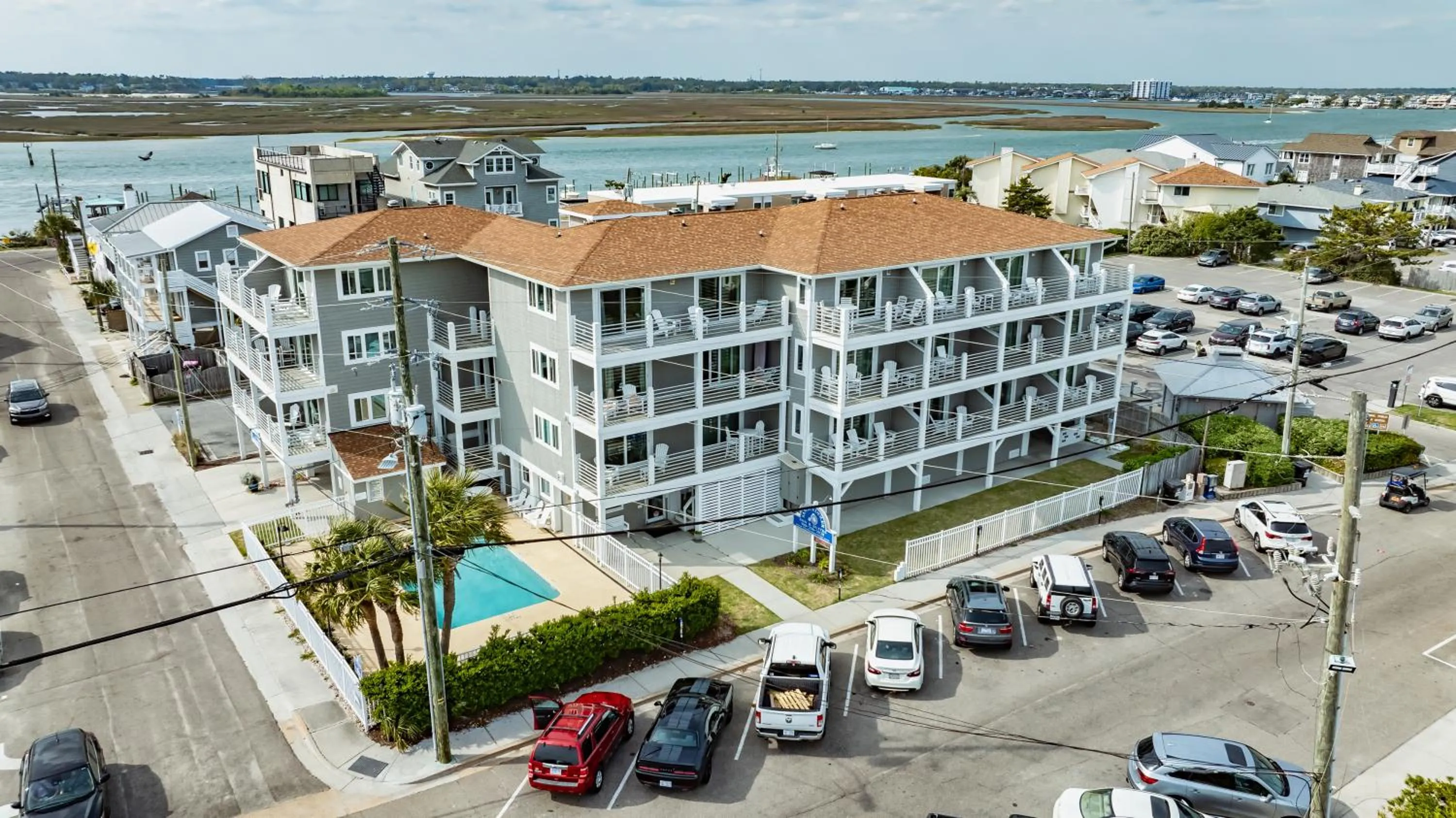 Property building in Sandpeddler Inn and Suites