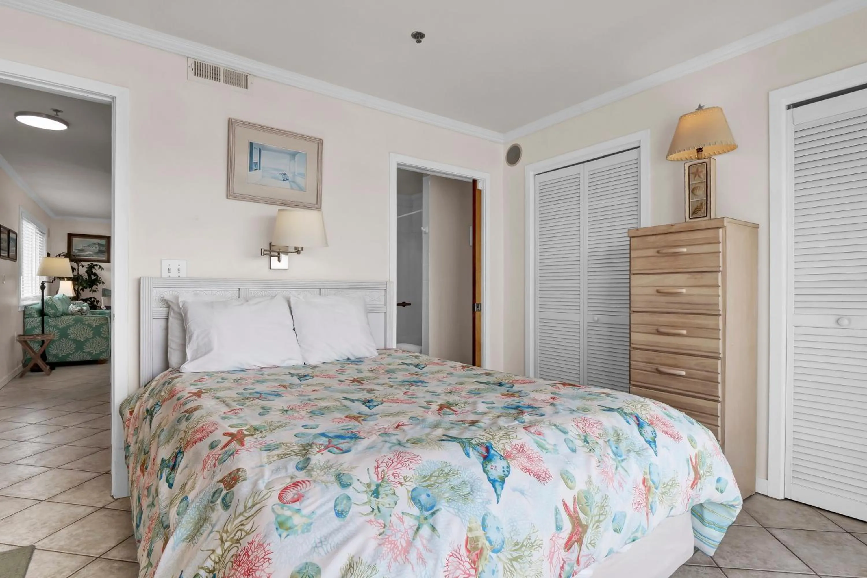 Bed in Sandpeddler Inn and Suites