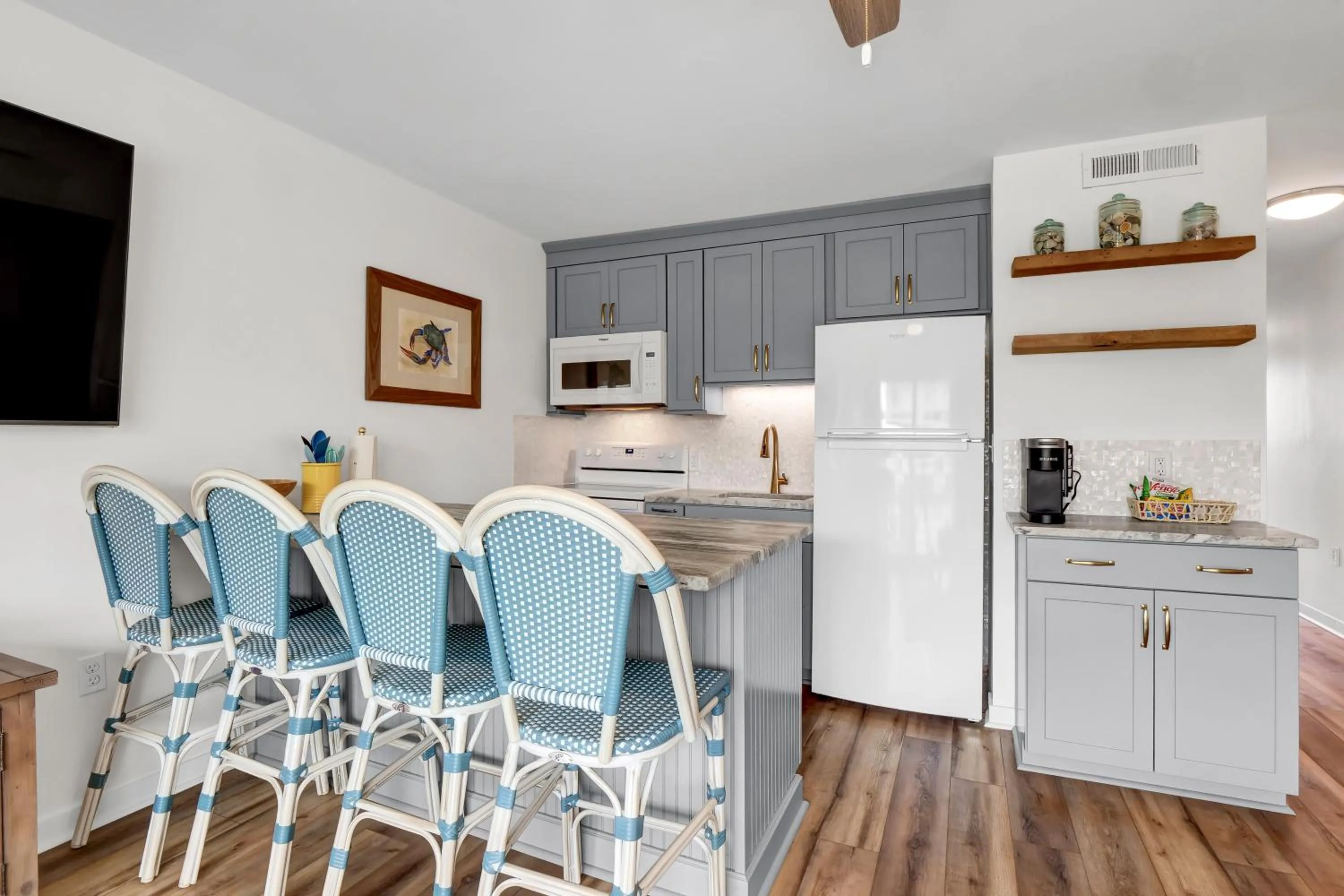 Kitchen or kitchenette in Sandpeddler Inn and Suites