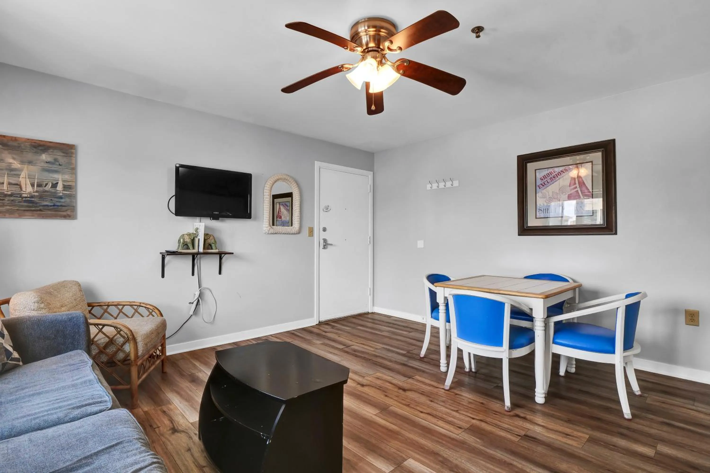 Living room in Sandpeddler Inn and Suites