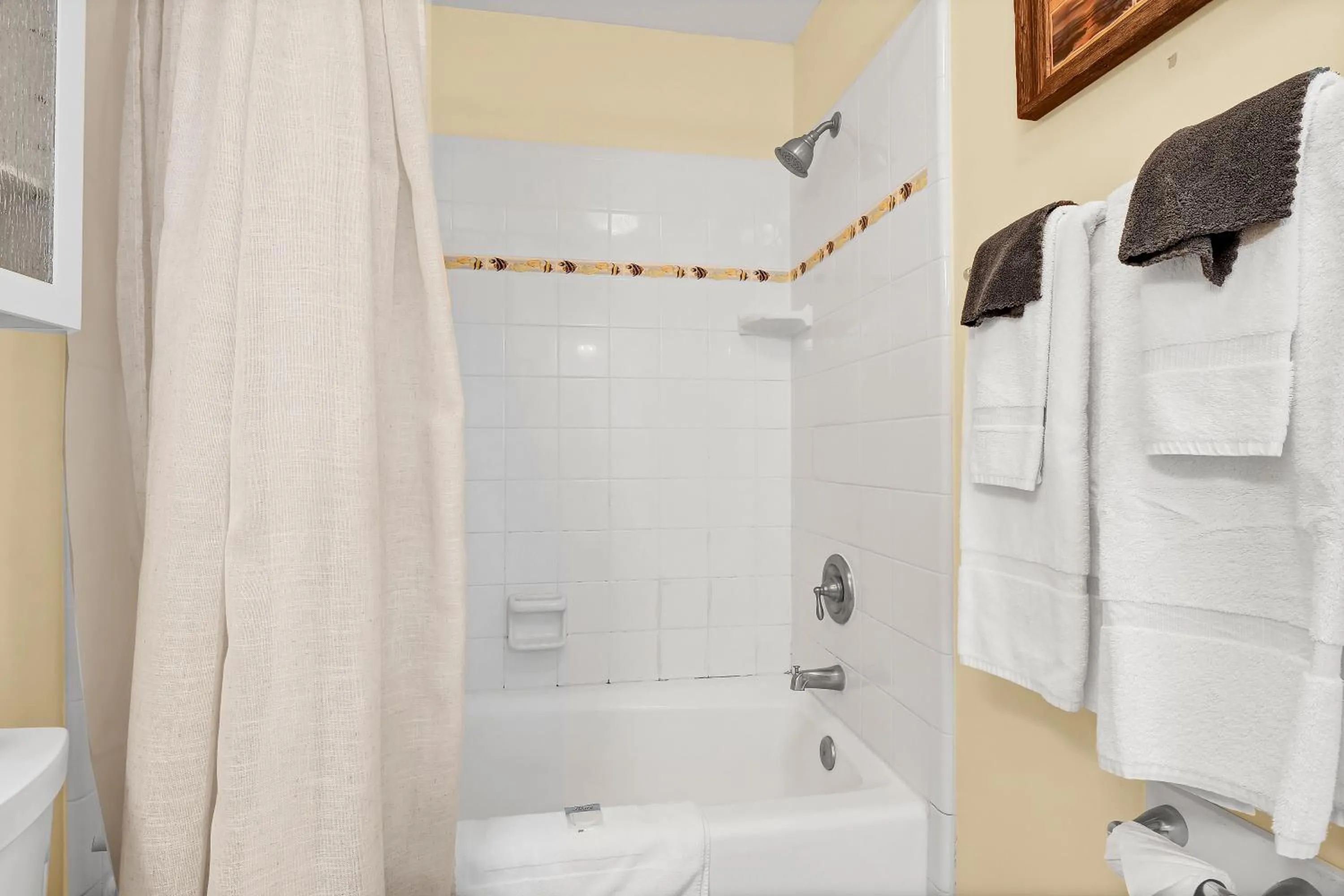 Shower in Sandpeddler Inn and Suites