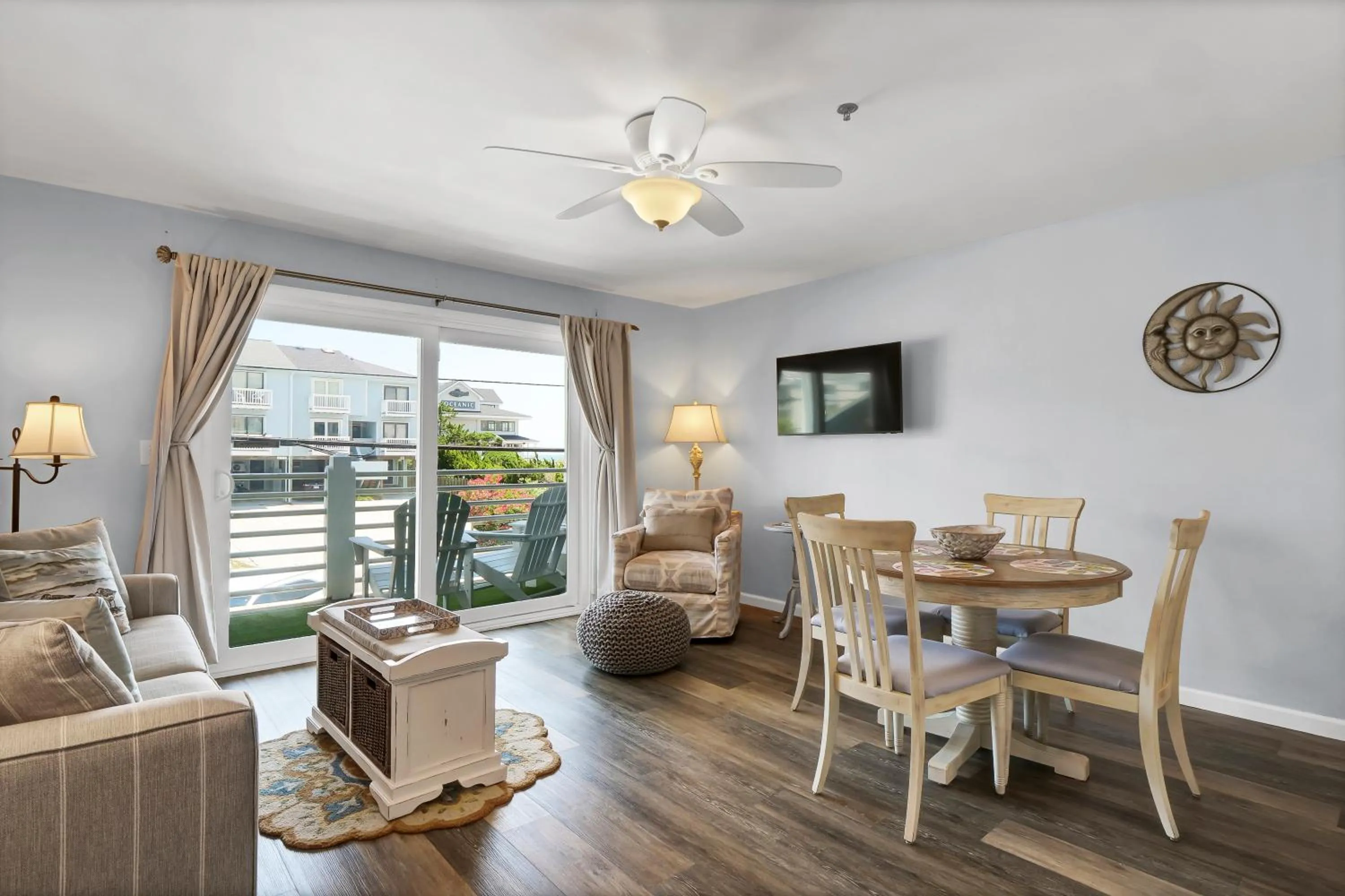 Living room in Sandpeddler Inn and Suites