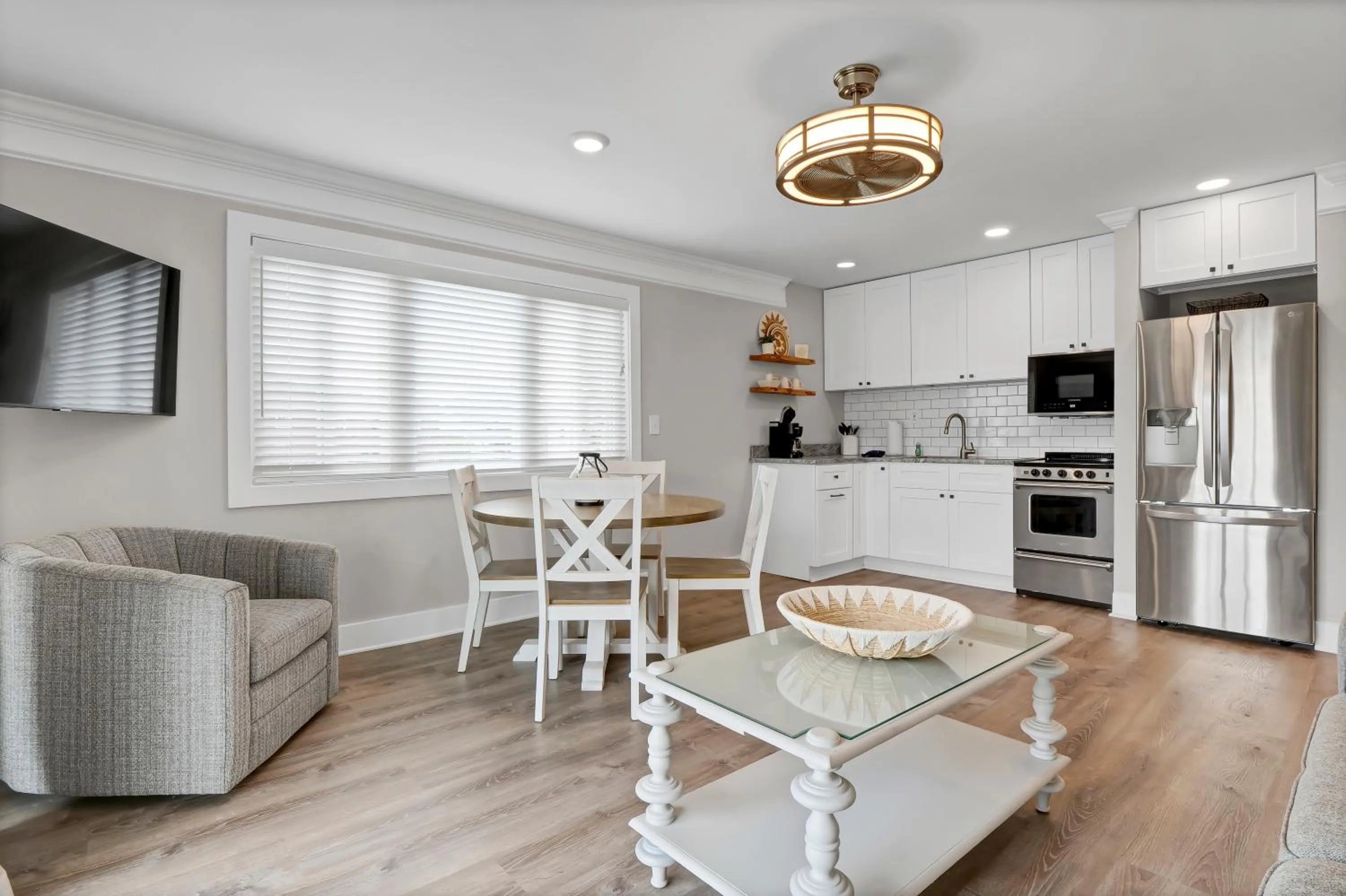 Kitchen or kitchenette in Sandpeddler Inn and Suites