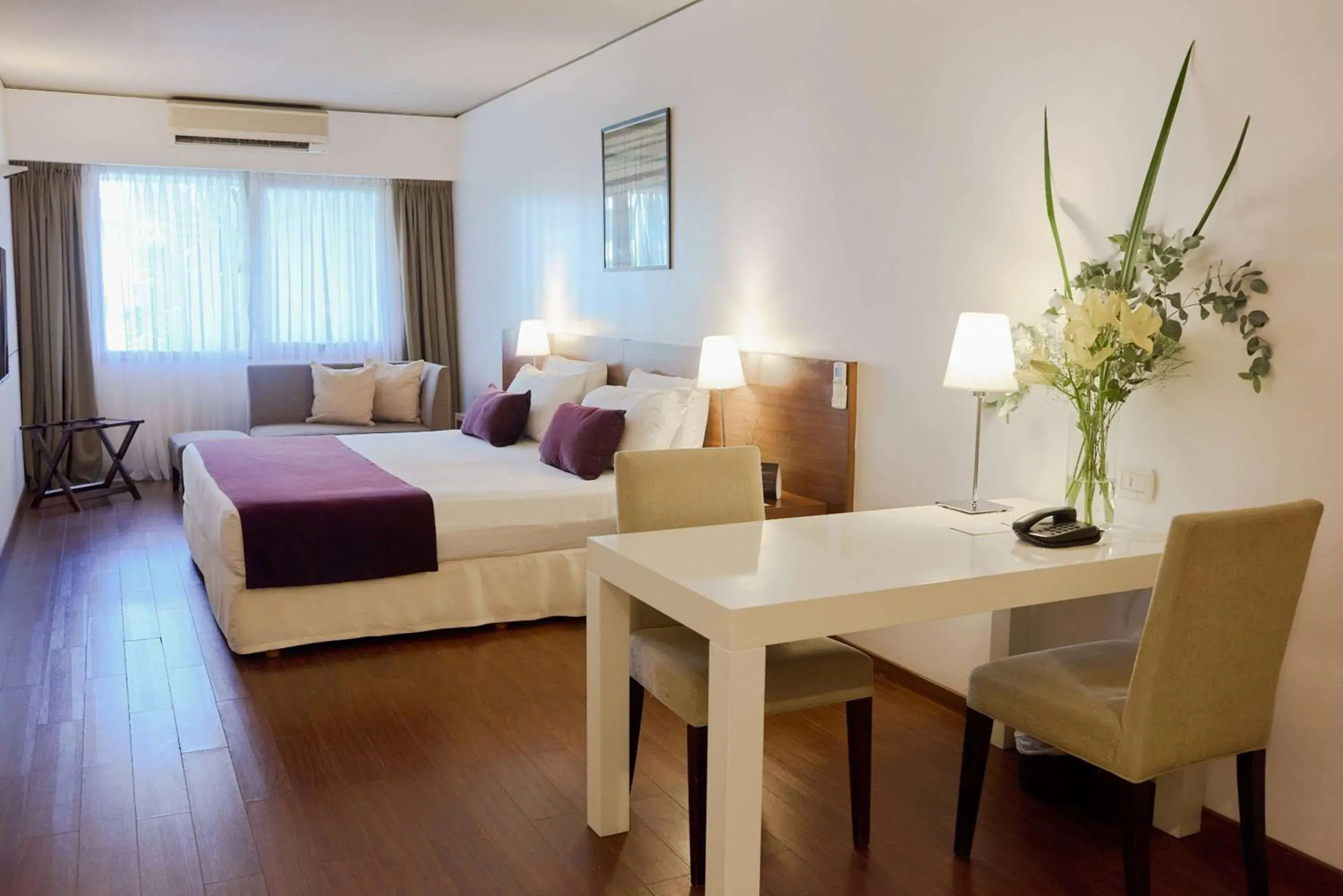 Classic Queen Room - Non-Smoking in Dazzler by Wyndham Buenos Aires Maipu Classic Queen Room - Non-Smoking in Dazzler by Wyndham Buenos Aires Maipu