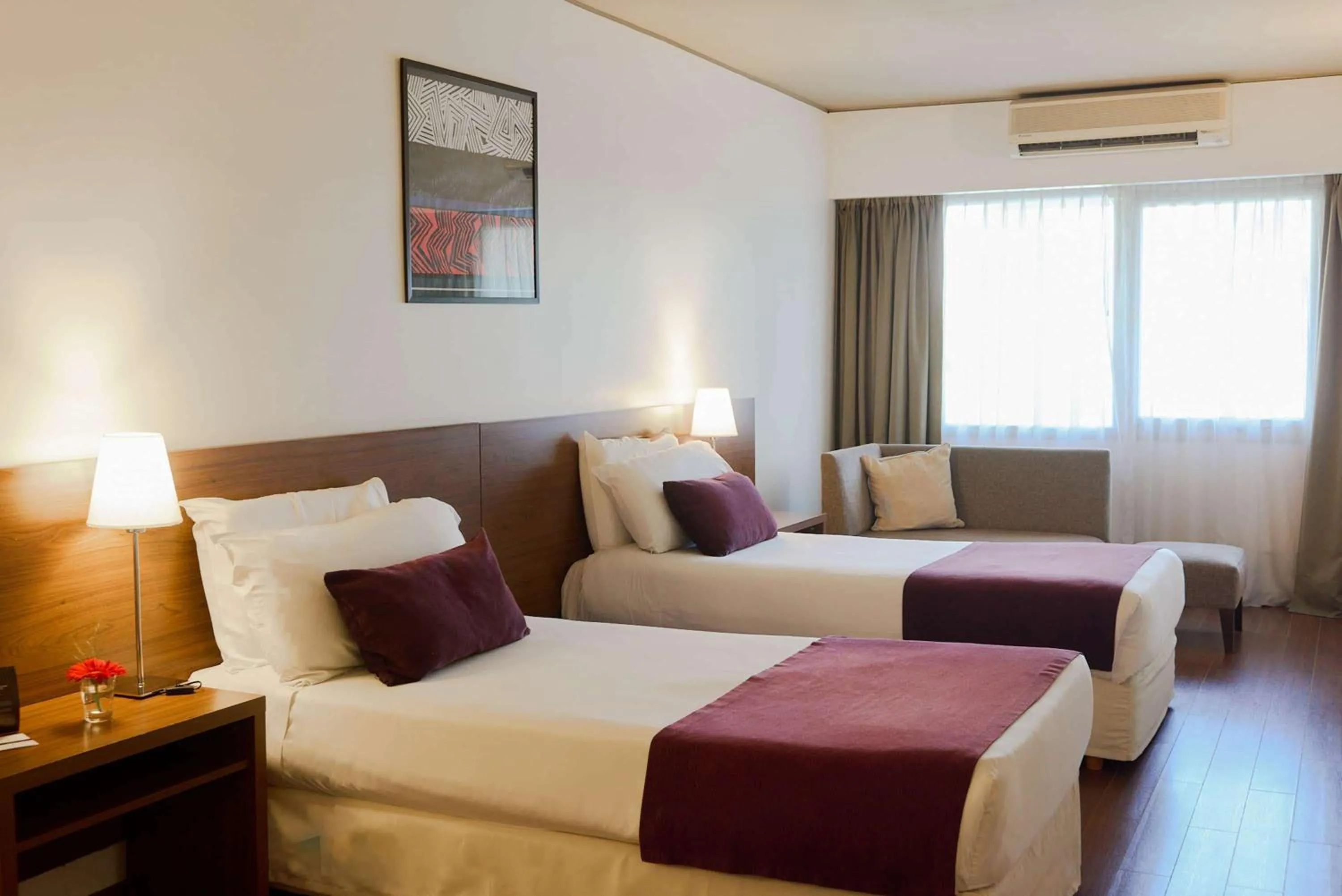 Photo of the whole room, Bed in Dazzler by Wyndham Buenos Aires Maipu