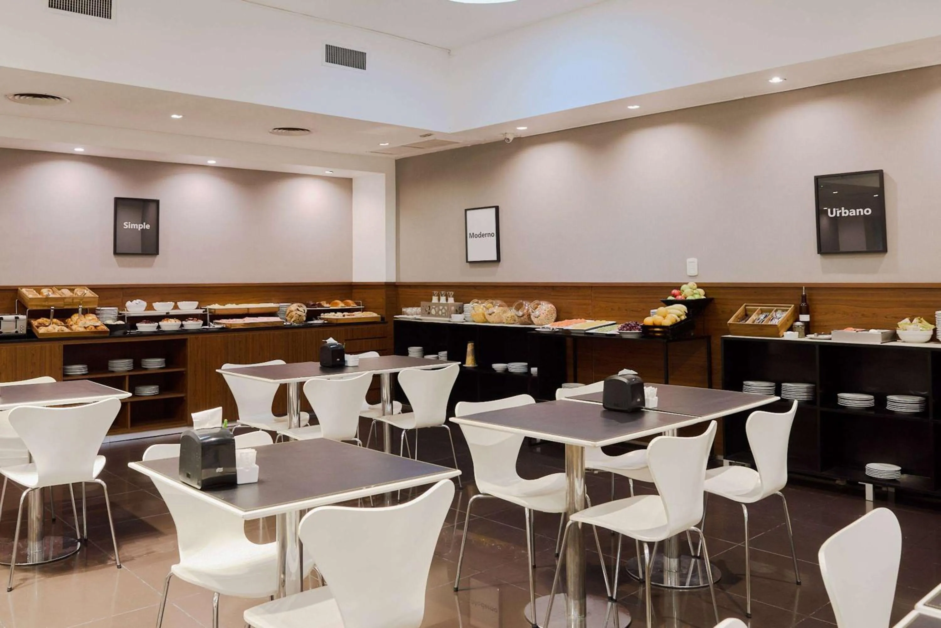 Restaurant/places to eat in Dazzler by Wyndham Buenos Aires Maipu