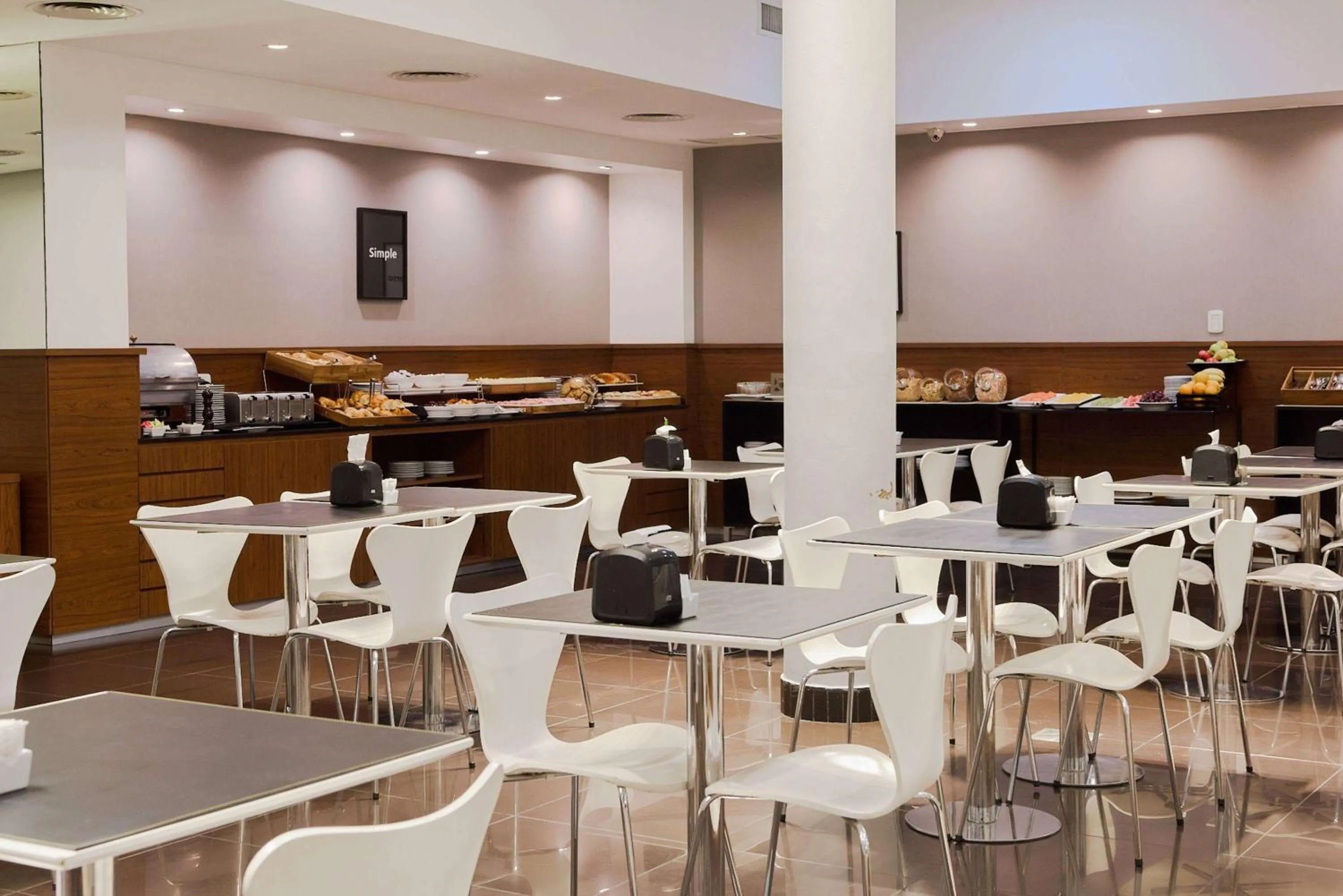 Restaurant/places to eat in Dazzler by Wyndham Buenos Aires Maipu