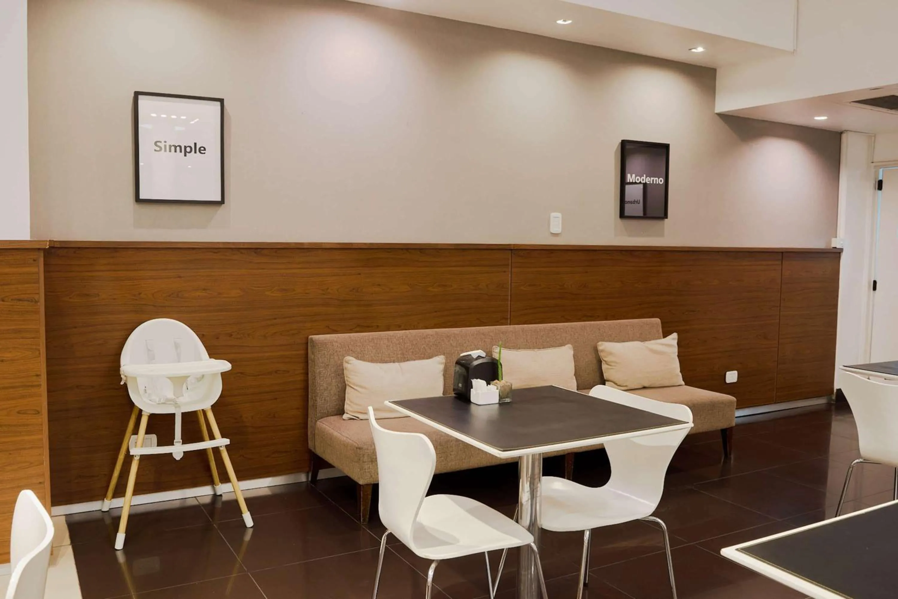 Restaurant/places to eat in Dazzler by Wyndham Buenos Aires Maipu