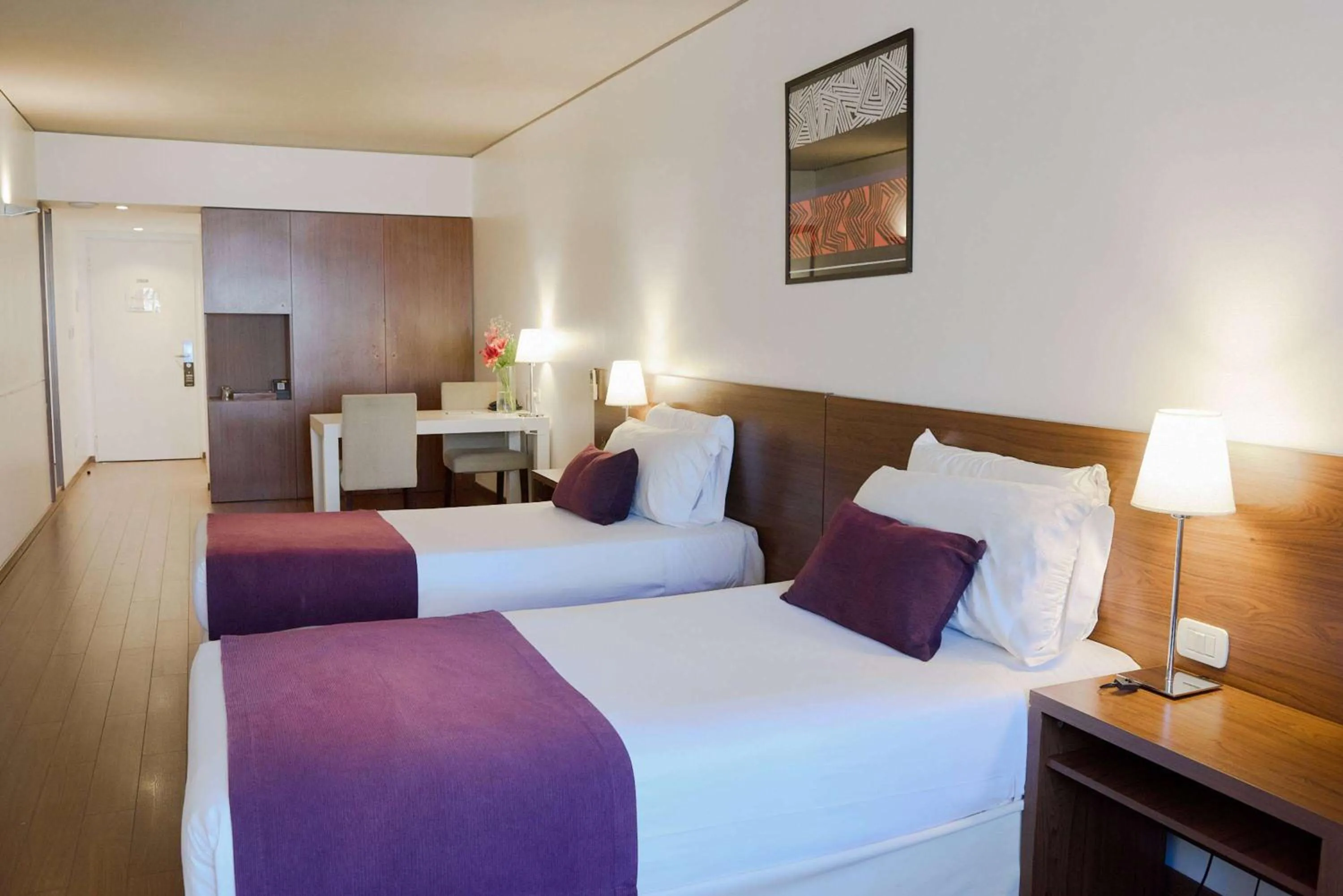 Photo of the whole room, Bed in Dazzler by Wyndham Buenos Aires Maipu