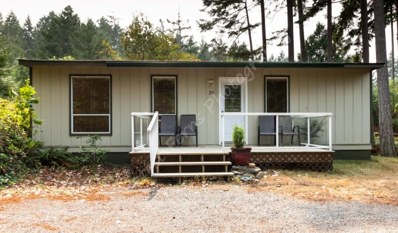 Patio in The Surf Lodge and Pub