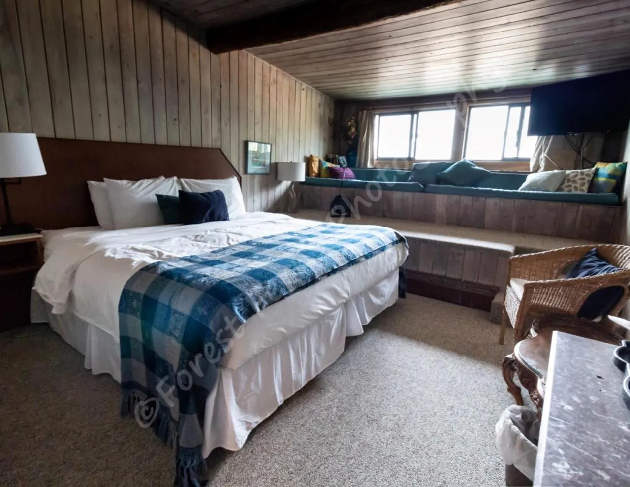 Photo of the whole room, Bed in The Surf Lodge and Pub