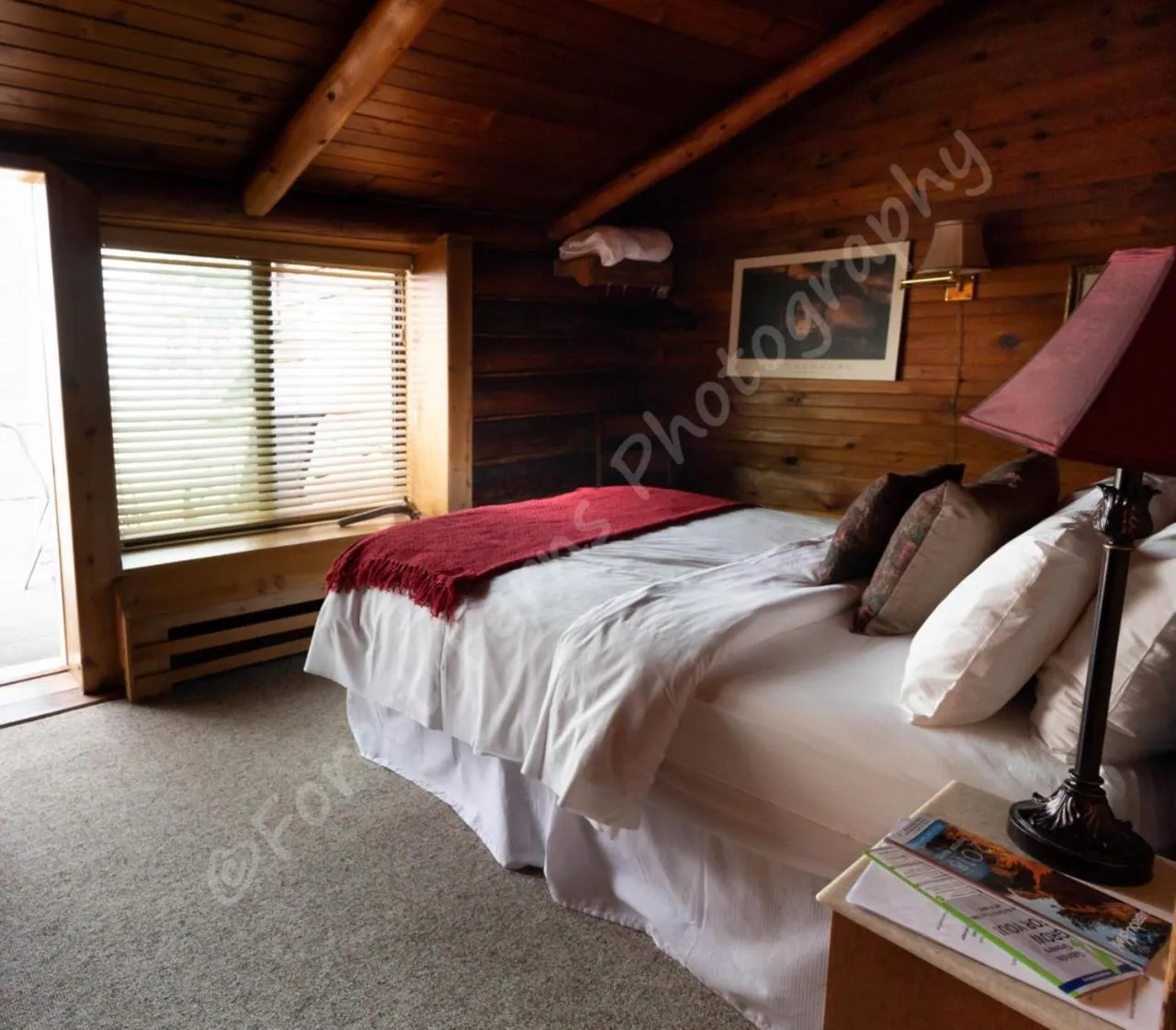 Photo of the whole room, Bed in The Surf Lodge and Pub