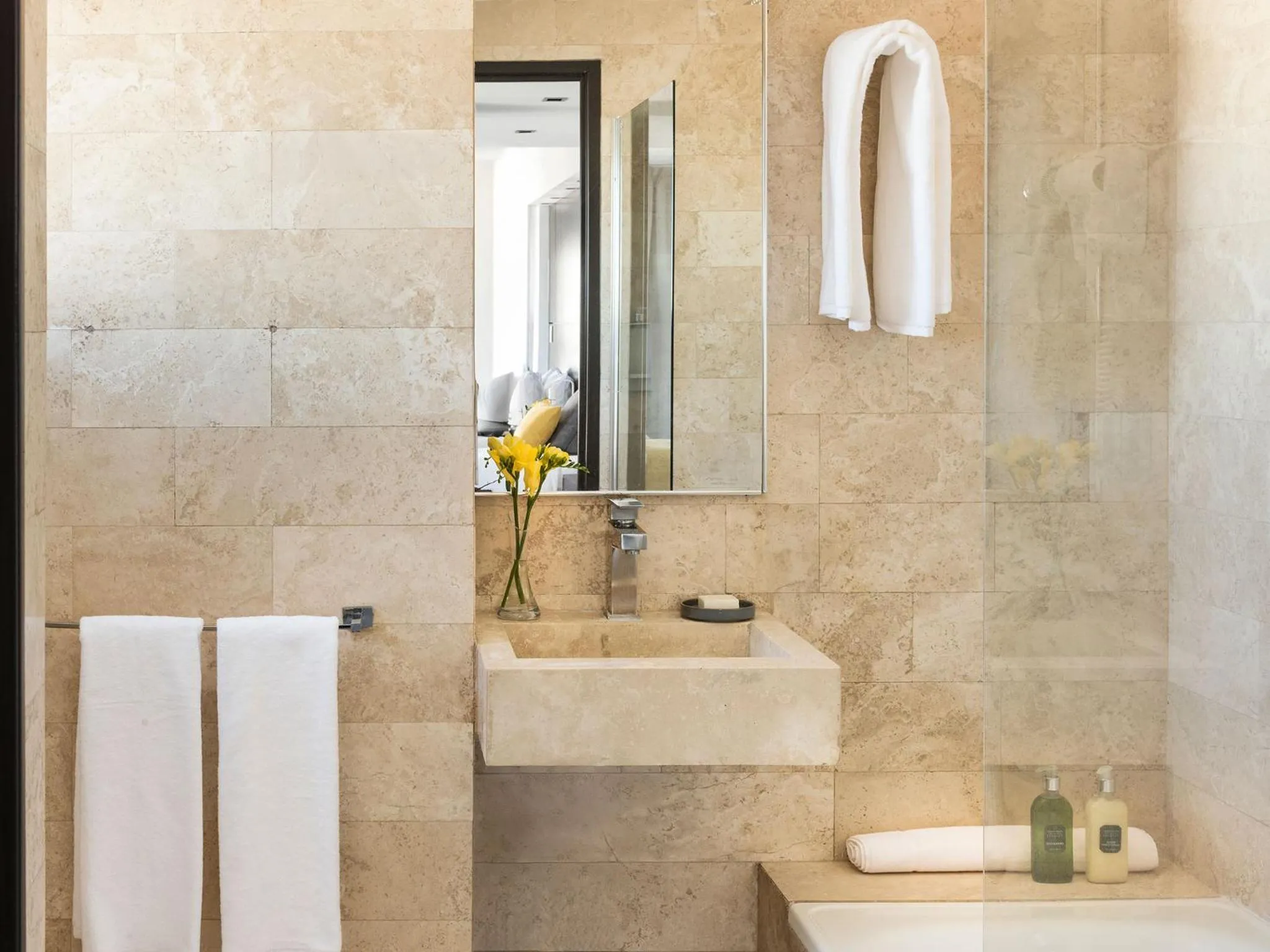 Bathroom in HTL City Baires