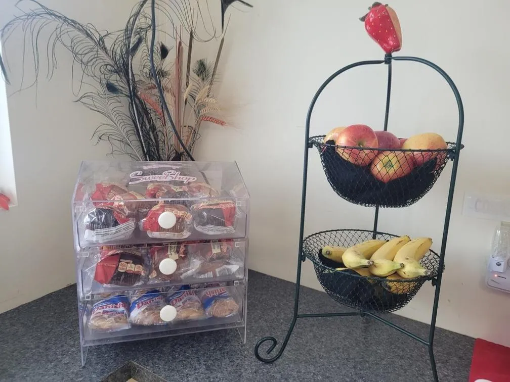 Buffet breakfast in The Falls Motel - 2 Mi to " Watkins Glen State Park, Seneca Lake " AND 4 Mi to Watkins Glen International Track " The Glen "