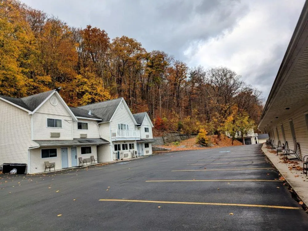 Property building in The Falls Motel - 2 Mi to " Watkins Glen State Park, Seneca Lake " AND 4 Mi to Watkins Glen International Track " The Glen "