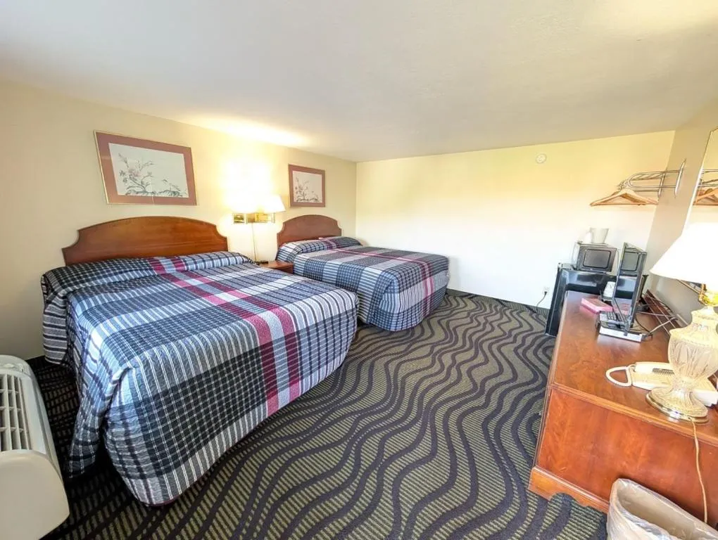 Bedroom, Bed in The Falls Motel - 2 Mi to " Watkins Glen State Park, Seneca Lake " AND 4 Mi to Watkins Glen International Track " The Glen "