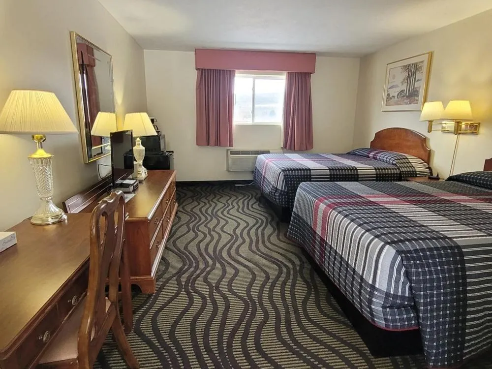 Bedroom, Bed in The Falls Motel - 2 Mi to " Watkins Glen State Park, Seneca Lake " AND 4 Mi to Watkins Glen International Track " The Glen "