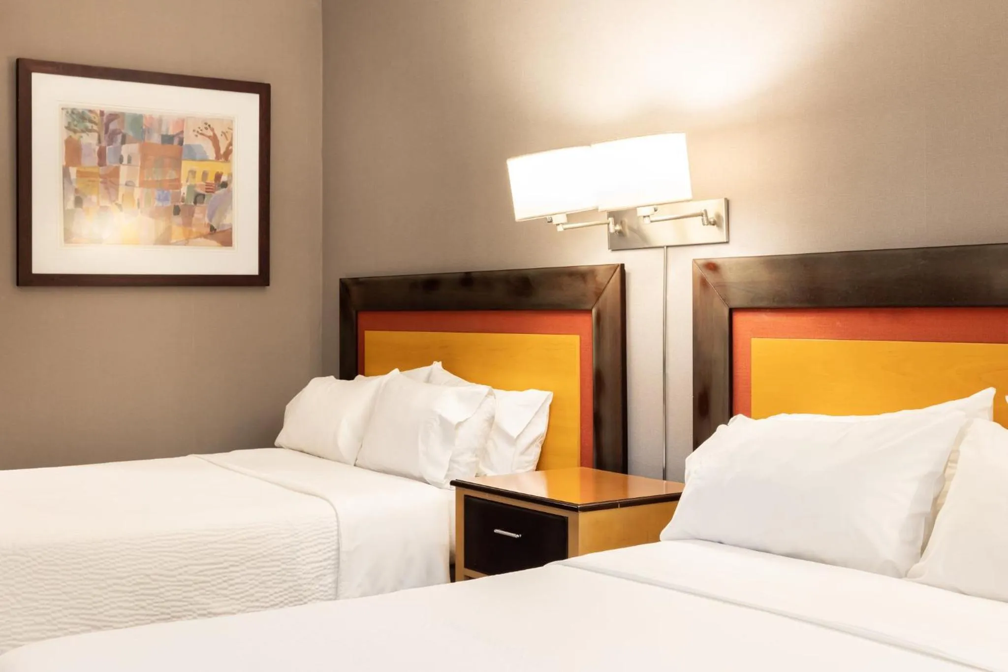 Photo of the whole room, Bed in Holiday Inn Express Puerto Madero by IHG