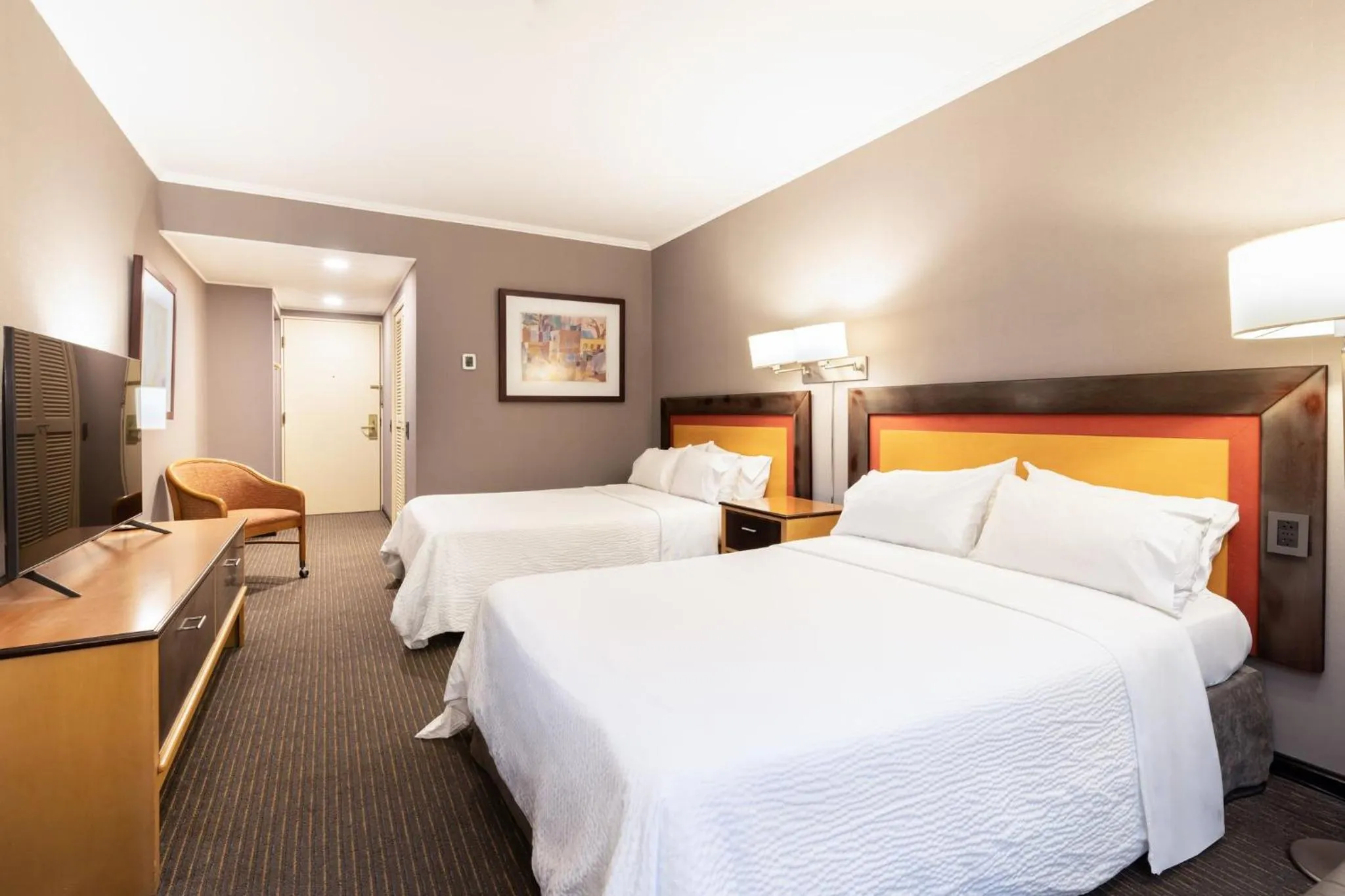 Photo of the whole room, Bed in Holiday Inn Express Puerto Madero by IHG