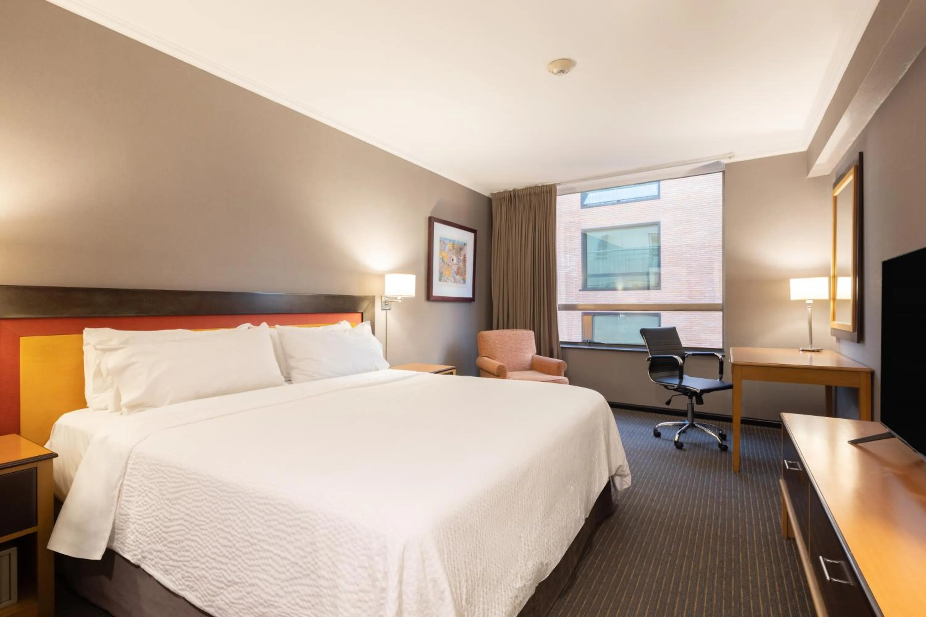 Bed in Holiday Inn Express Puerto Madero by IHG