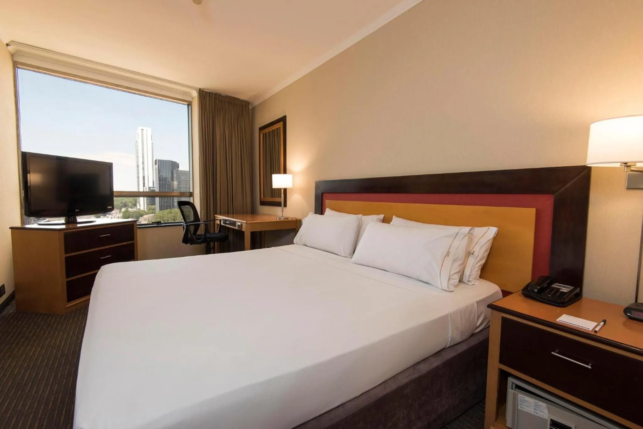Photo of the whole room, Bed in Holiday Inn Express Puerto Madero by IHG