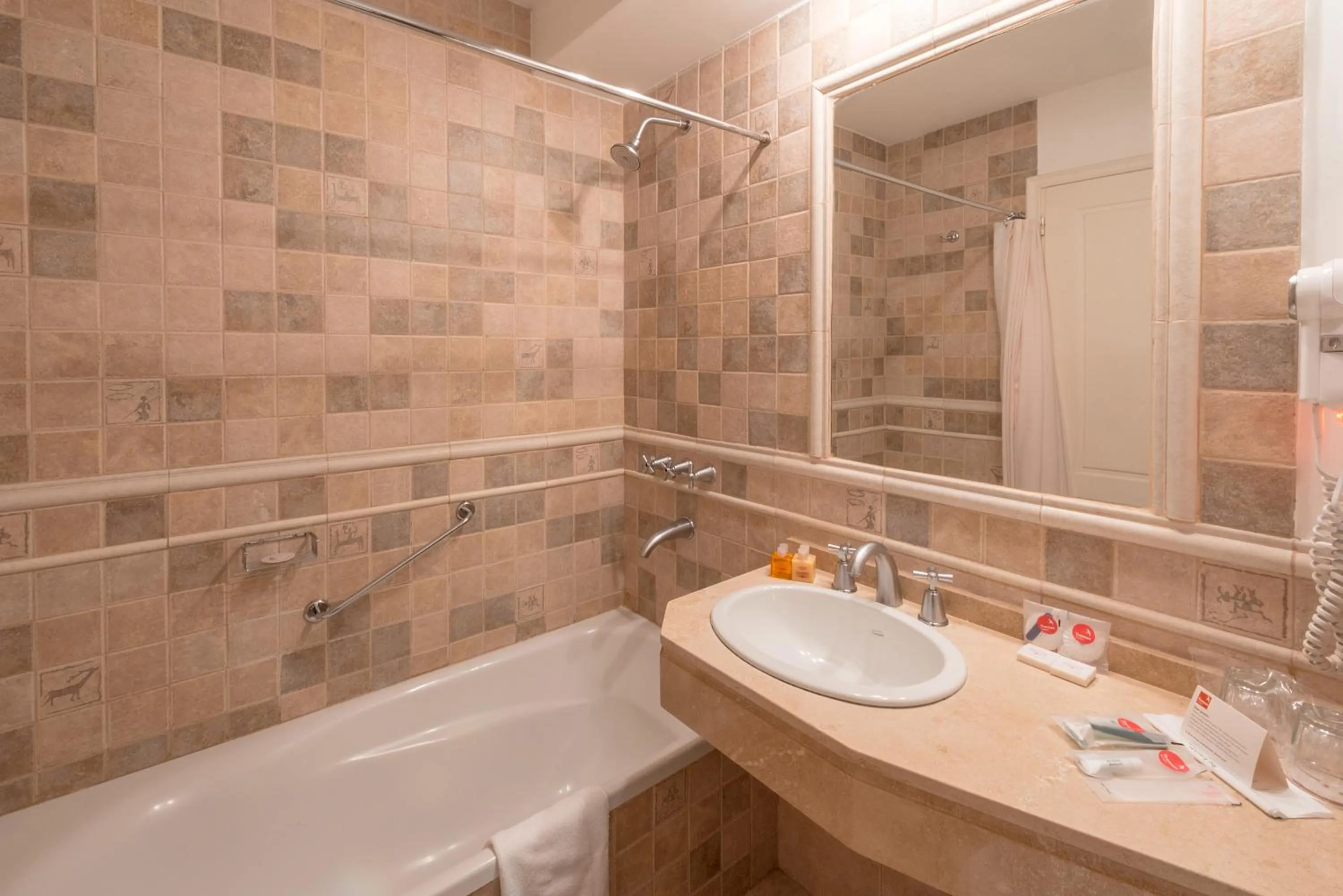 Bathroom in Calafate Parque Hotel