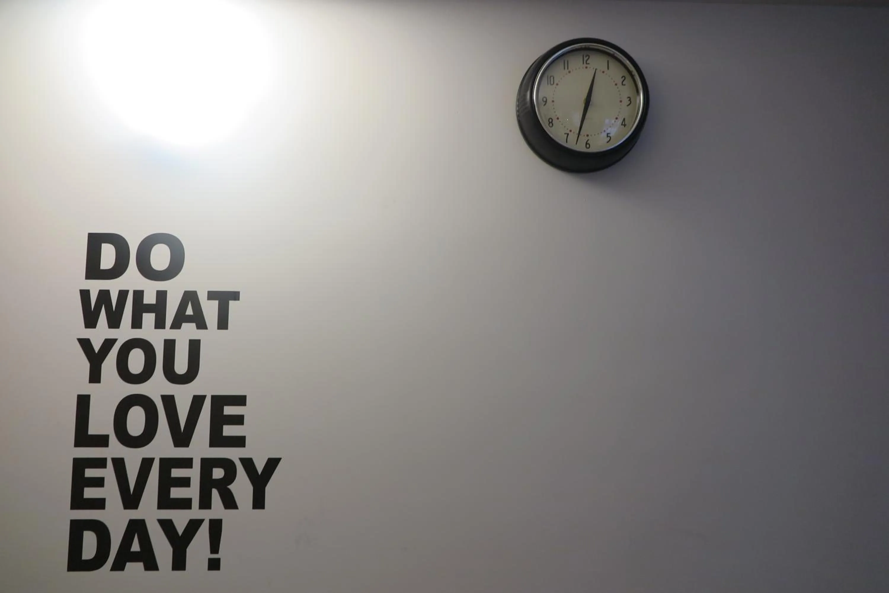 Decorative detail in Sabatico Travelers Hostel & Guesthouse