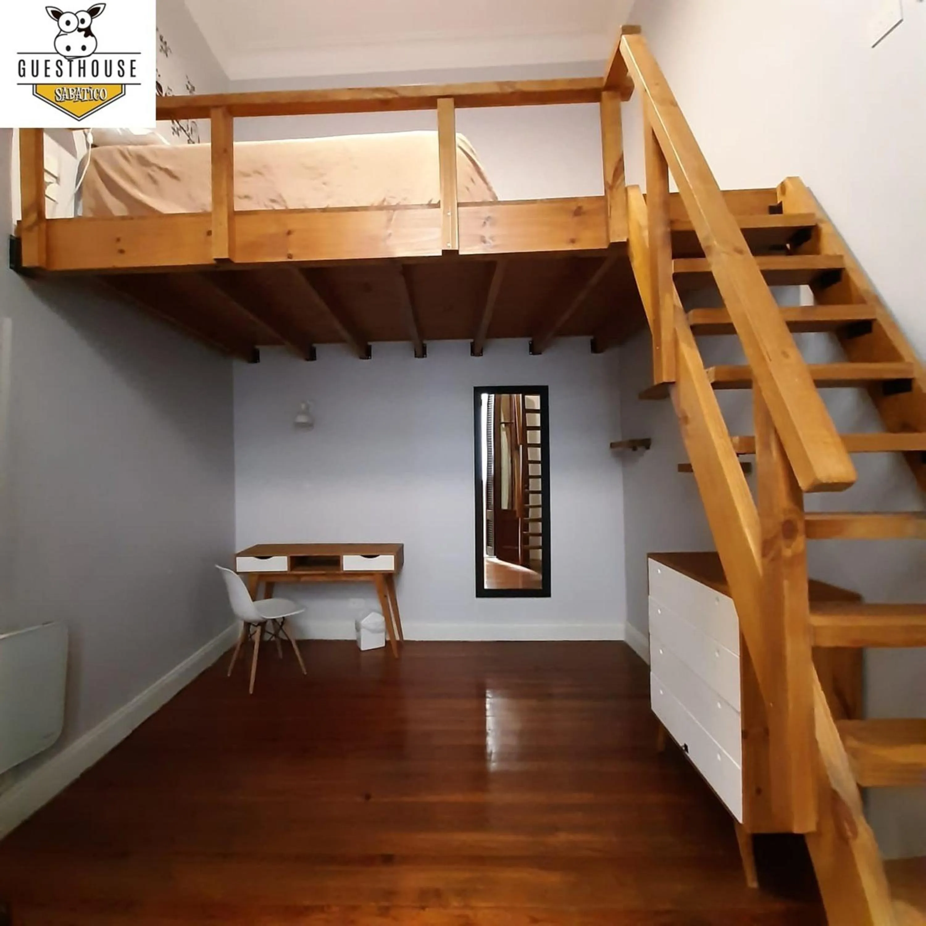 Bed in Sabatico Travelers Hostel & Guesthouse