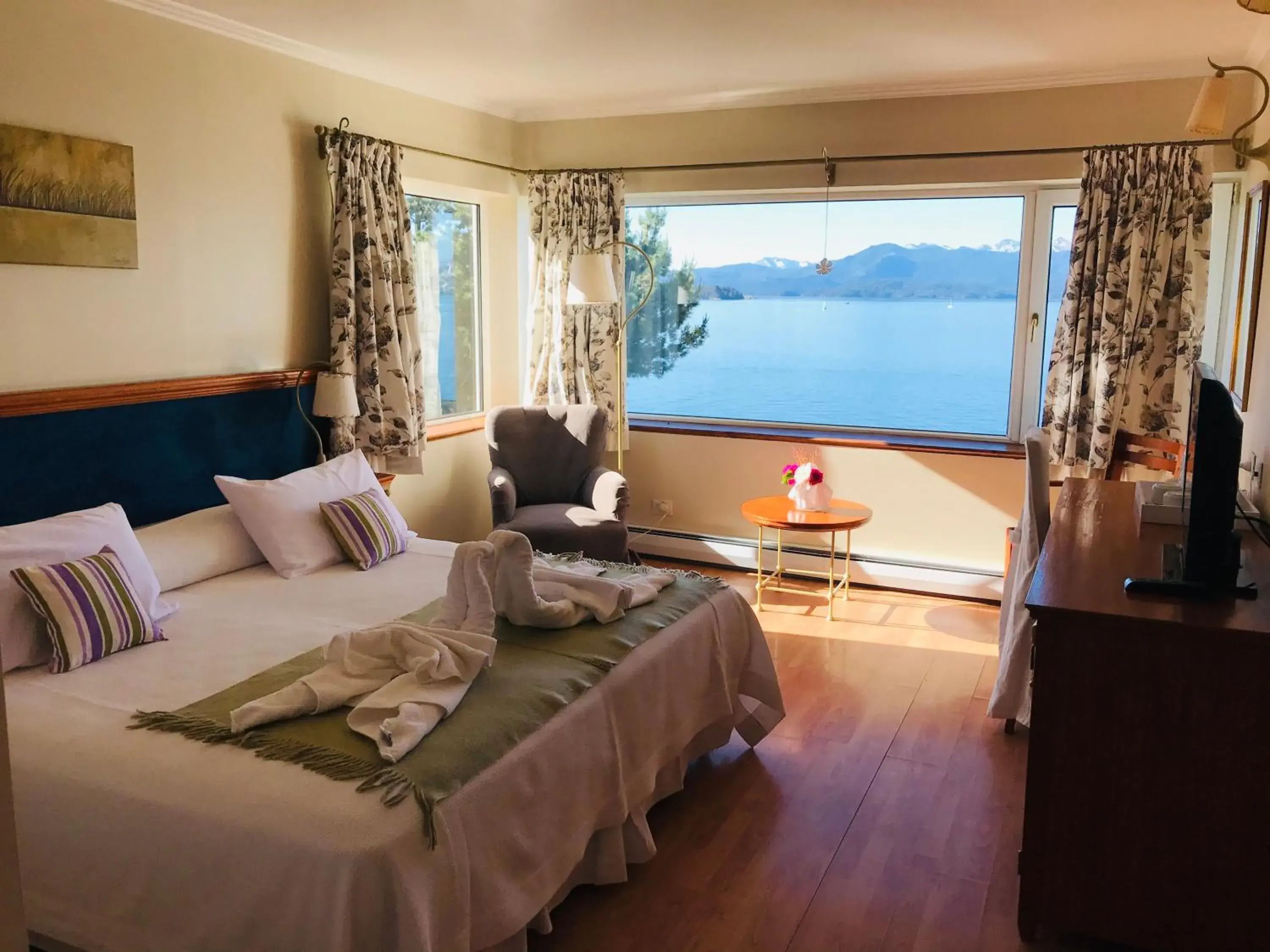 Double Room with Lake View in Sol del Nahuel - Hotel & Spa Double Room with Lake View in Sol del Nahuel - Hotel & Spa