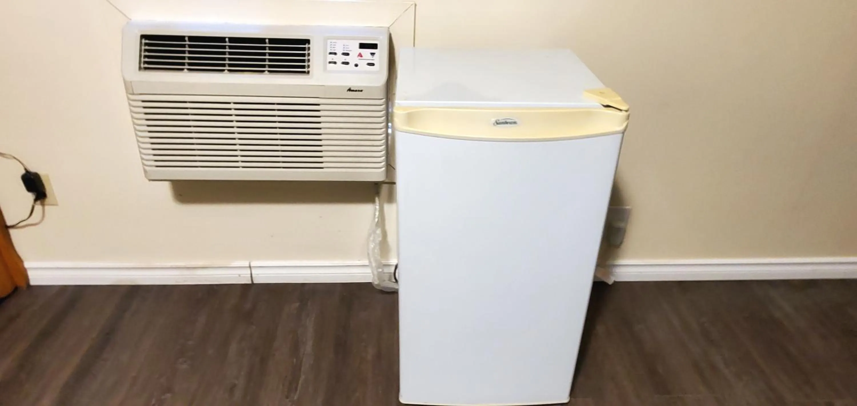 air conditioner in Agassiz Hotel and Restaurant - Under New Management