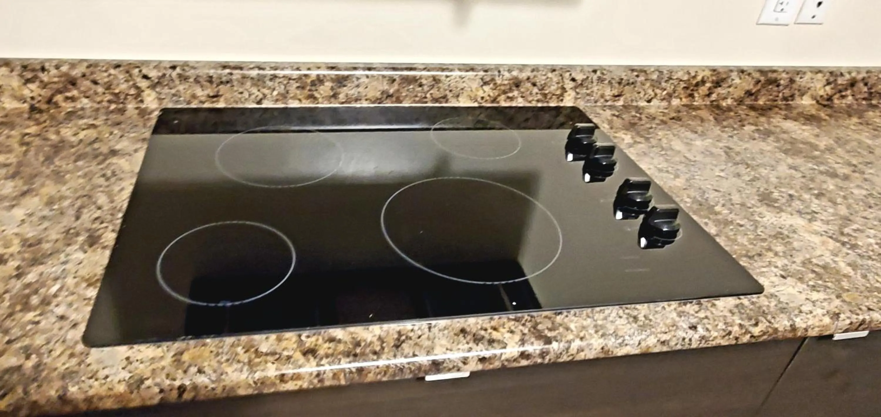 Agassiz Hotel and Restaurant - Under New Management