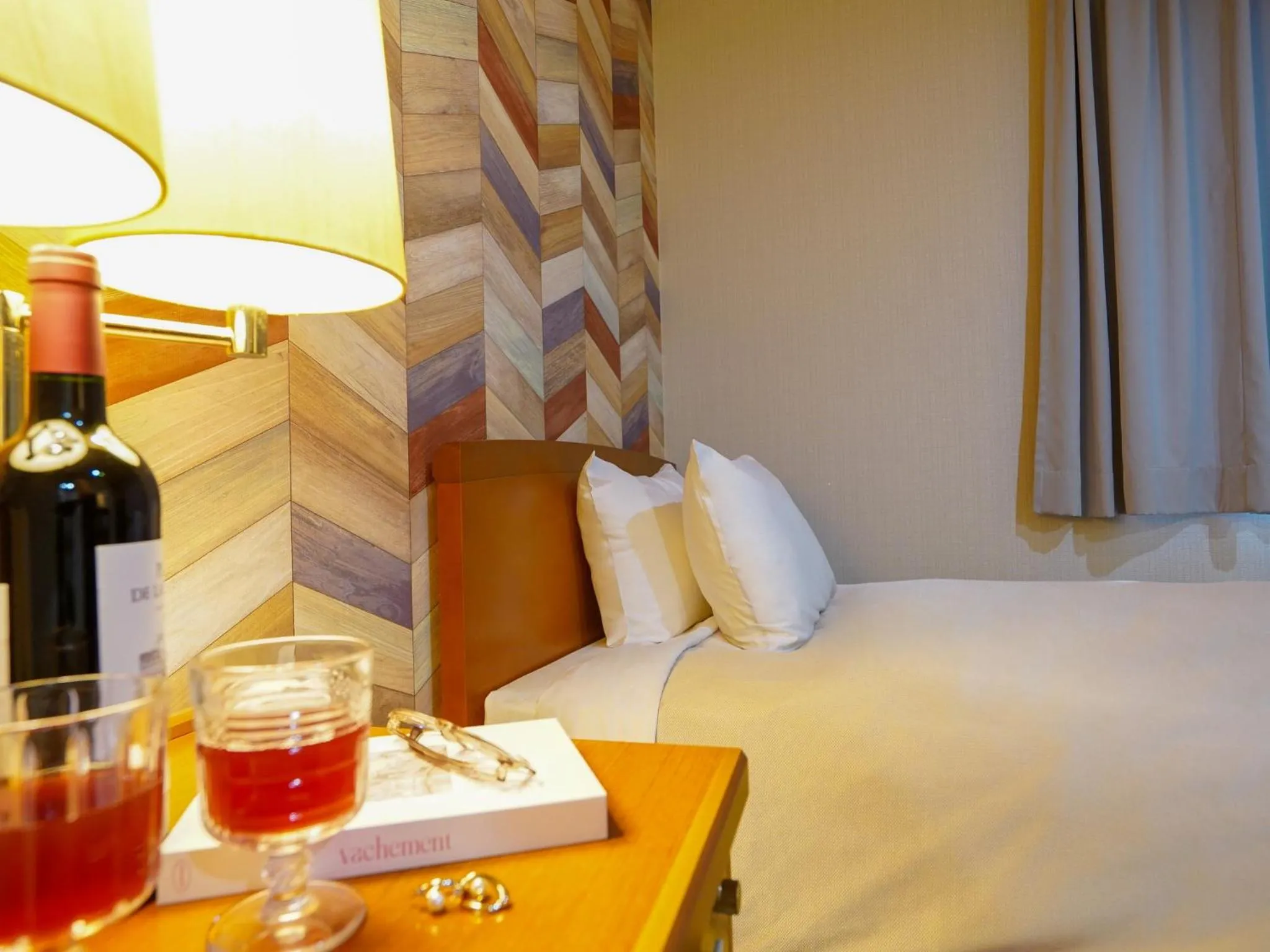 Photo of the whole room, Bed in Hotel New Gaea Iizuka