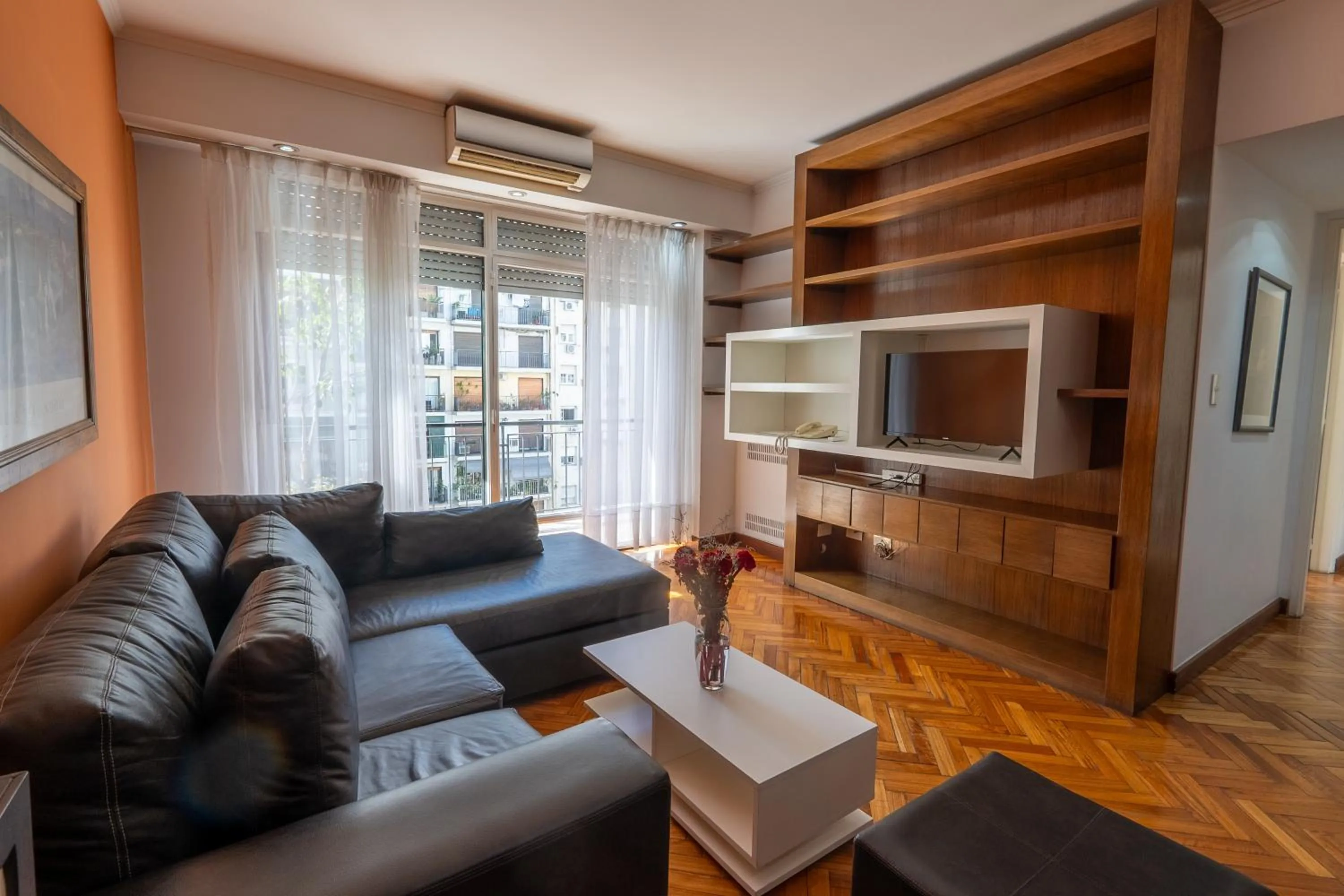 TV and multimedia in Aparthotel Trianon Recoleta