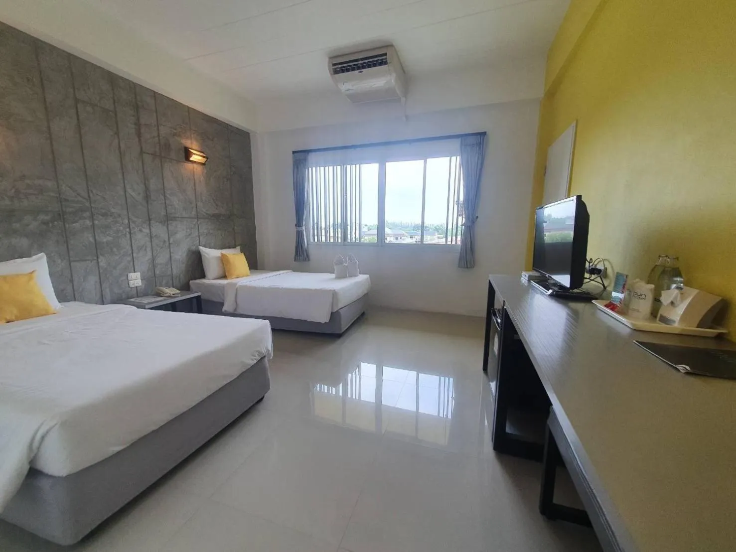 Photo of the whole room, Bed in Bun Hotel