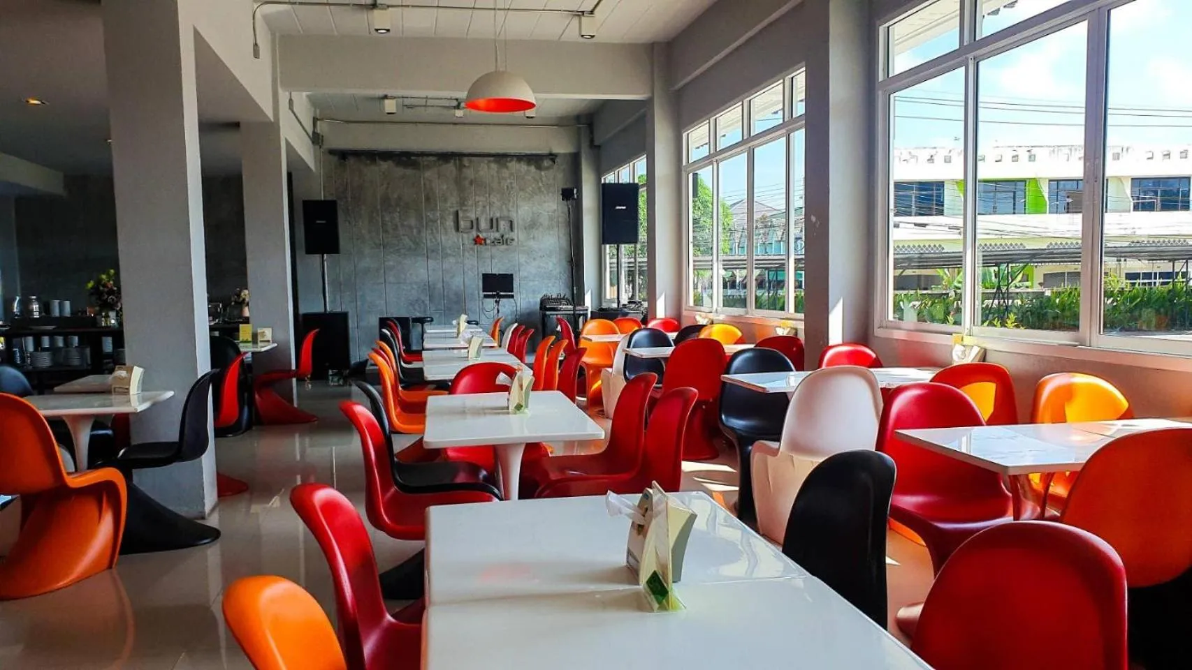 Restaurant/places to eat in Bun Hotel