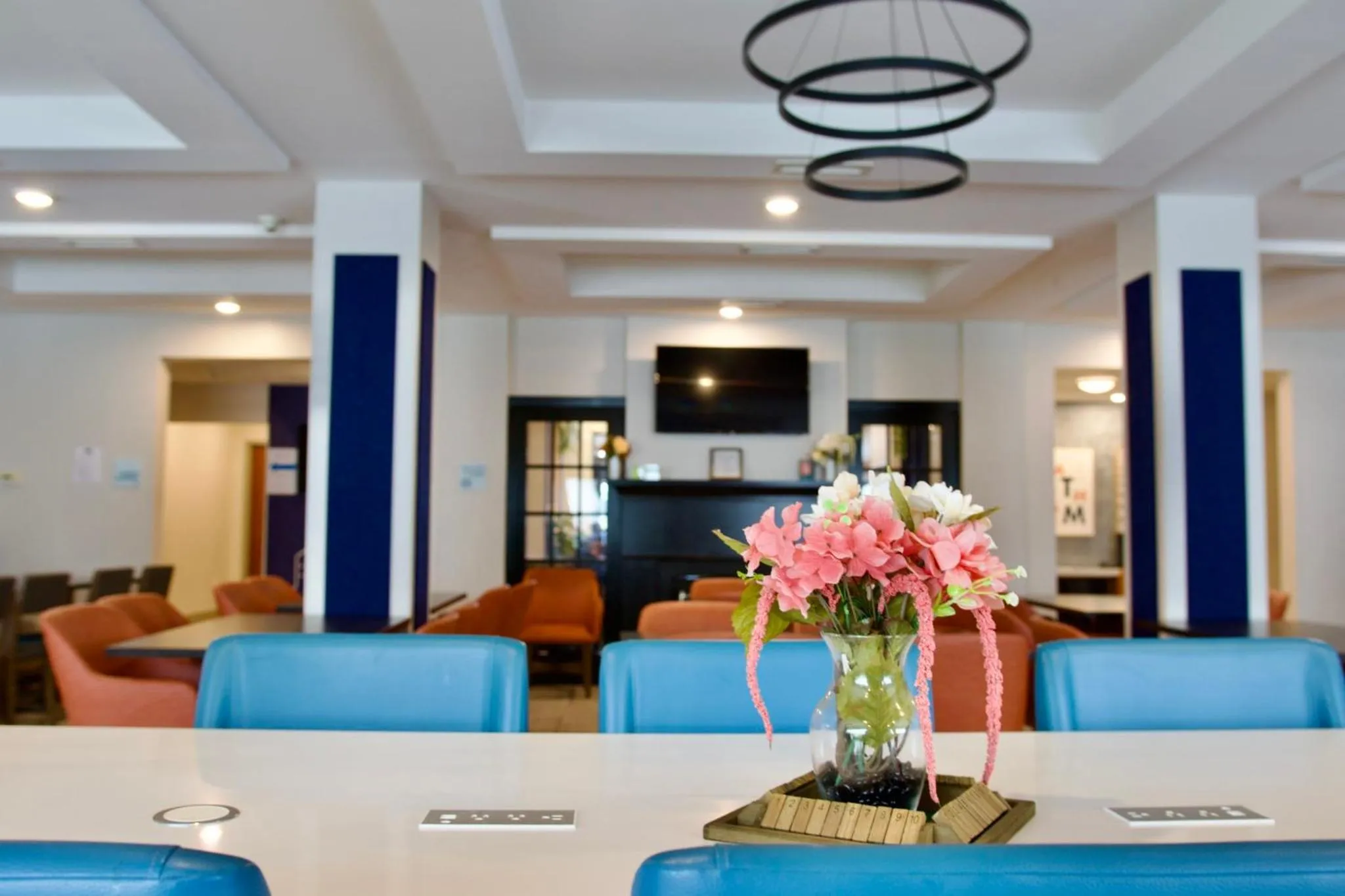 Breakfast in Holiday Inn Express & Suites Albany Airport Area - Latham by IHG