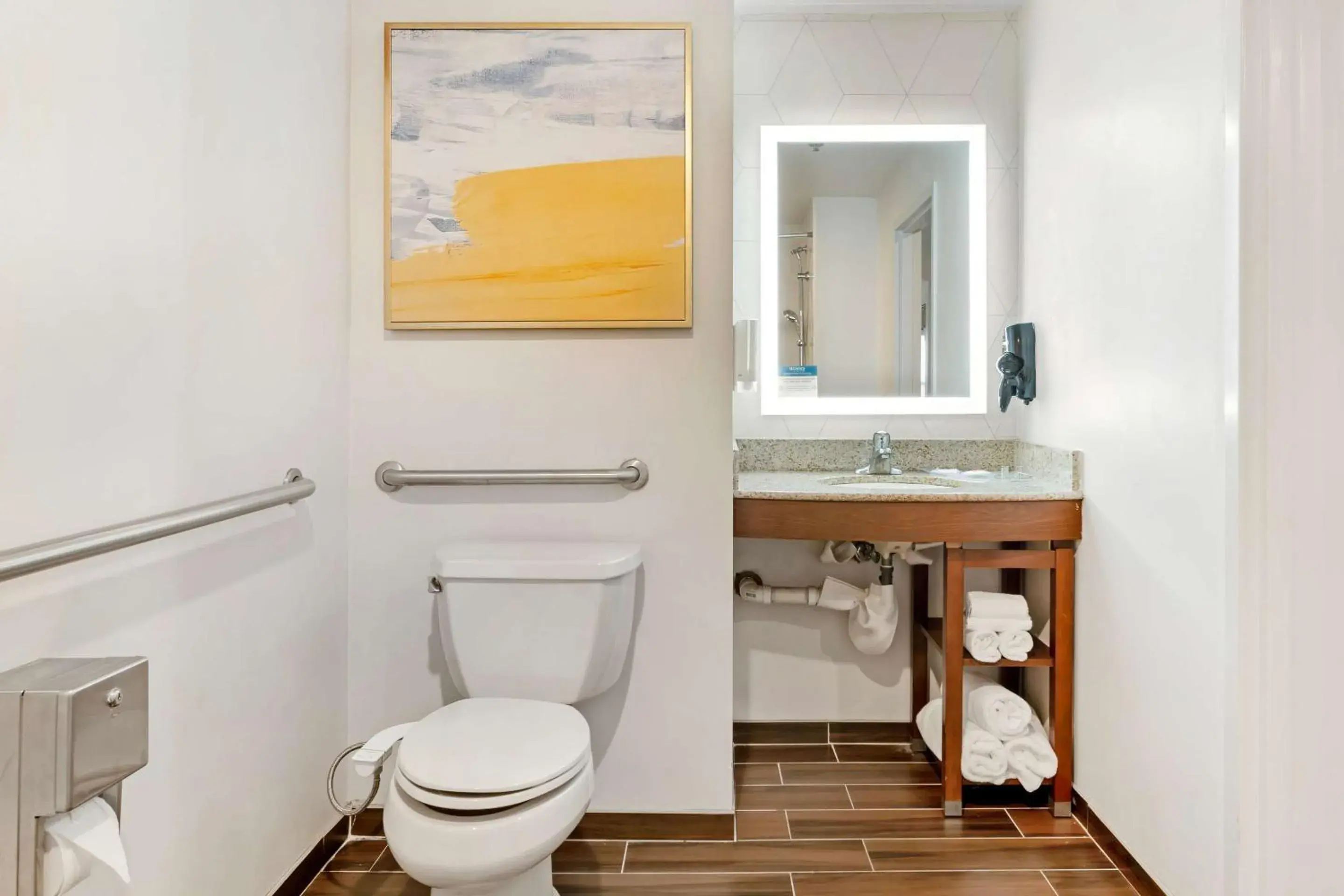 Queen Suite - Accessible/Non-Smoking in Comfort Suites East Brunswick - South River Queen Suite - Accessible/Non-Smoking in Comfort Suites East Brunswick - South River