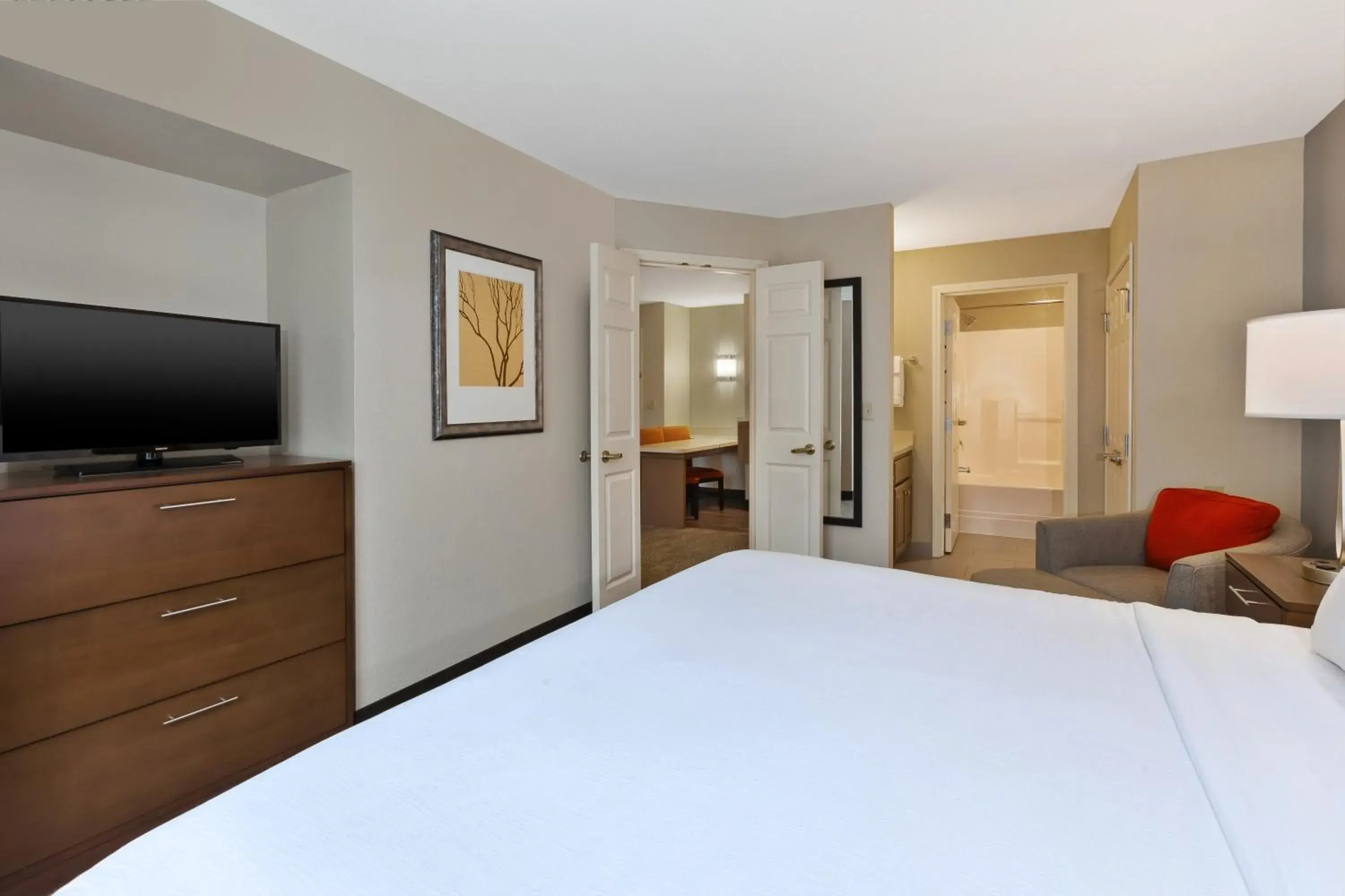 One-Bedroom King Suite in Staybridge Suites Kalamazoo by IHG One-Bedroom King Suite in Staybridge Suites Kalamazoo by IHG