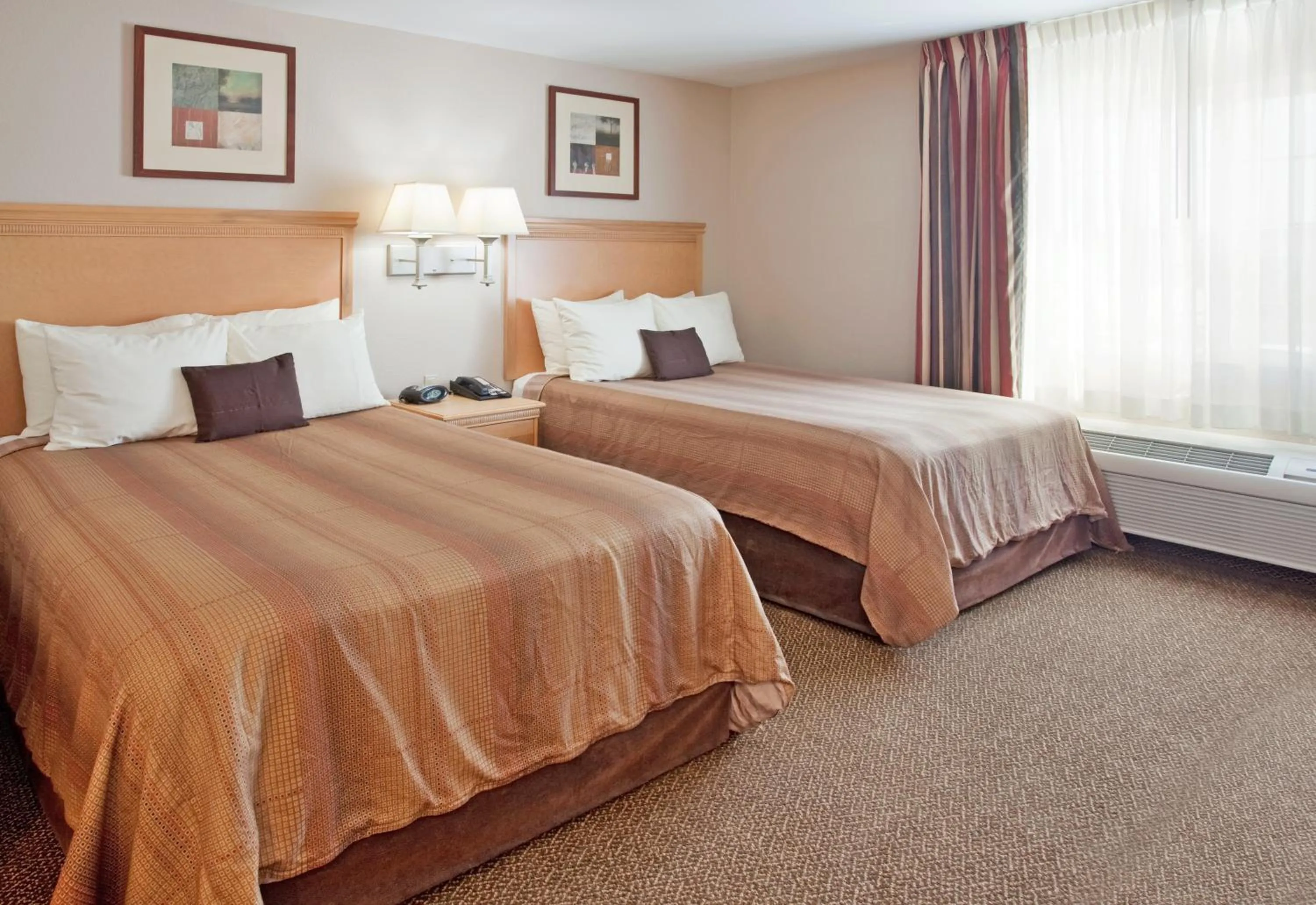 Bed in Candlewood Suites Junction City - Ft. Riley by IHG